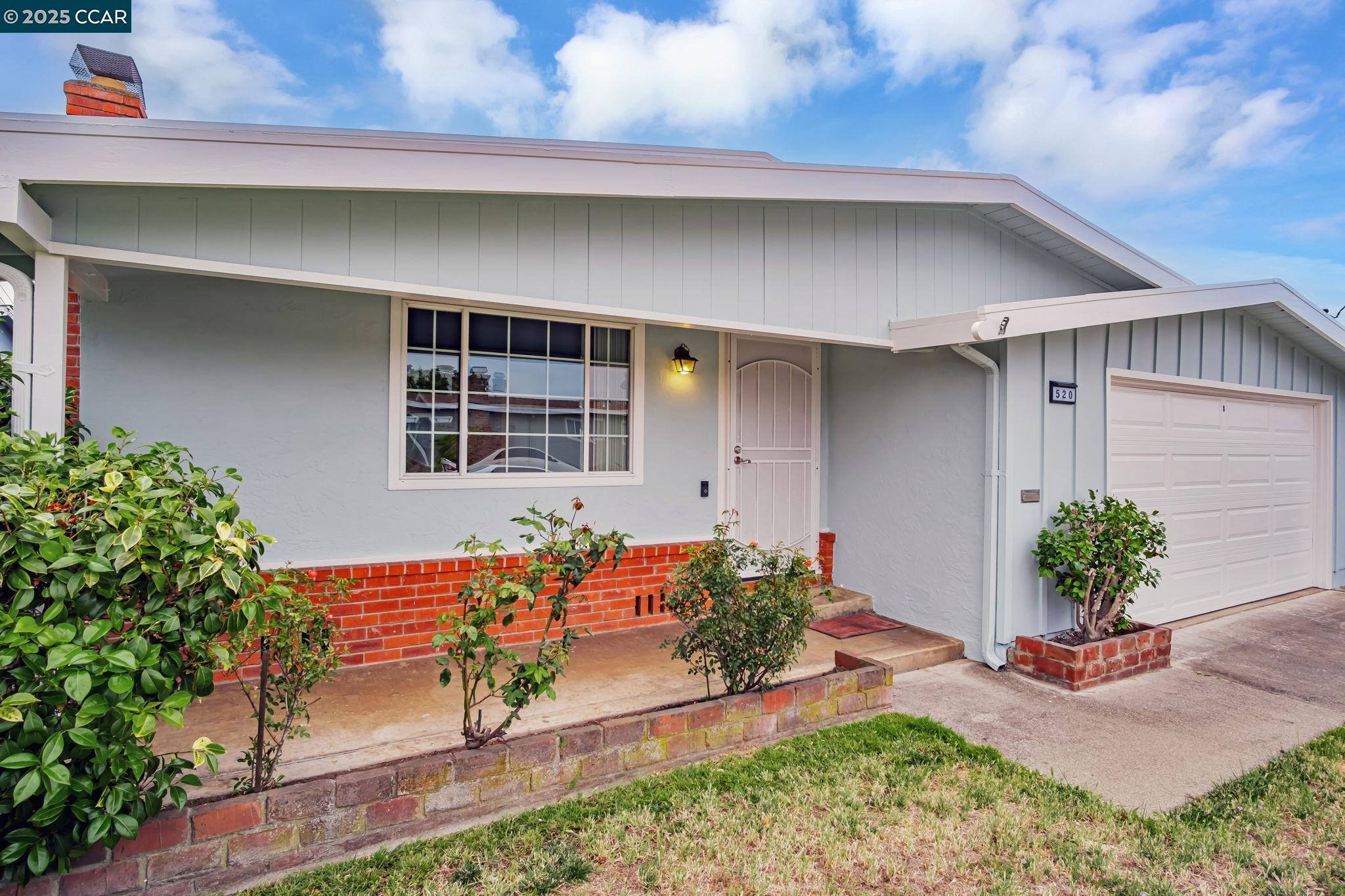 520 Celia St