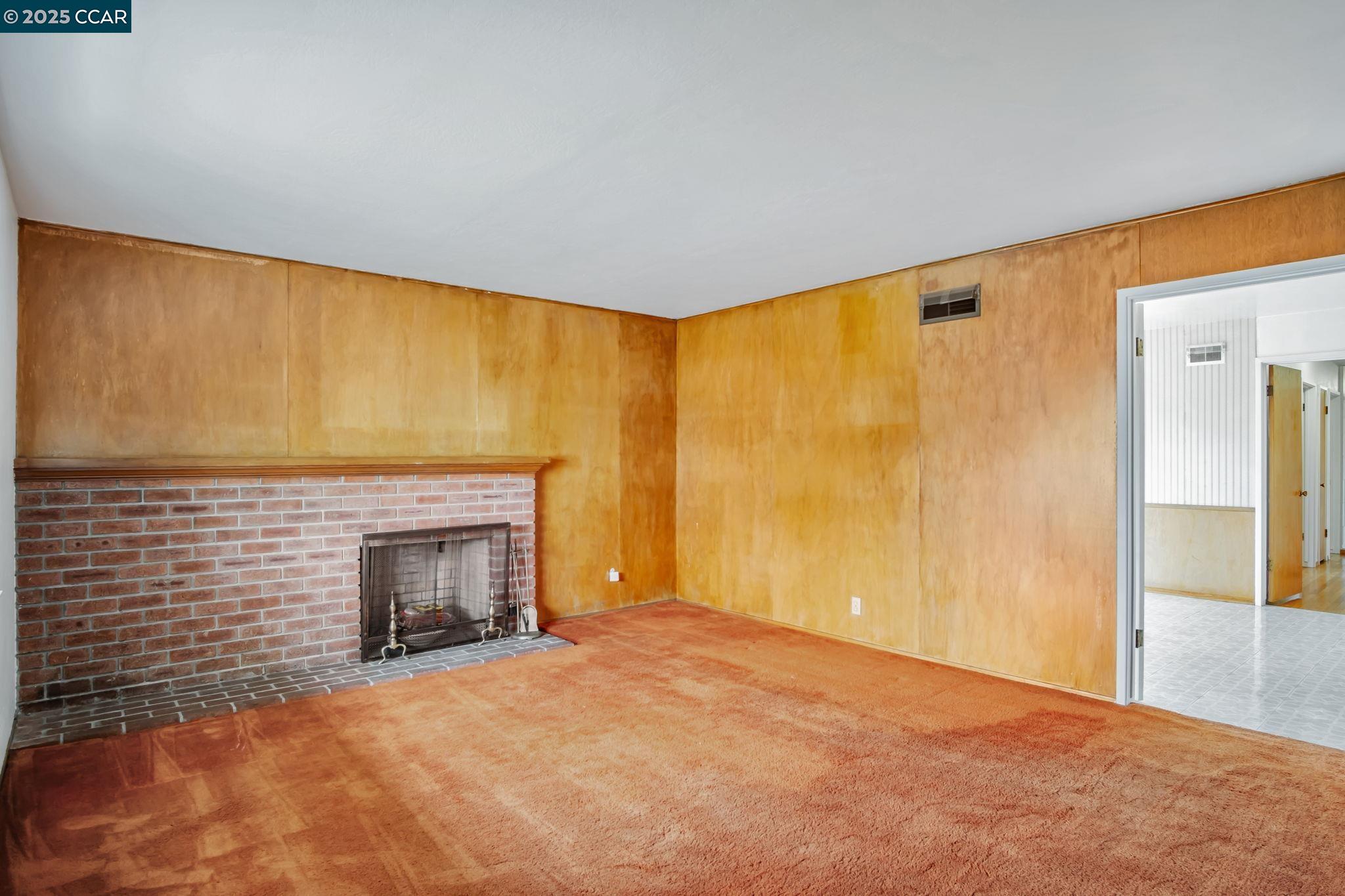 520 Celia St
