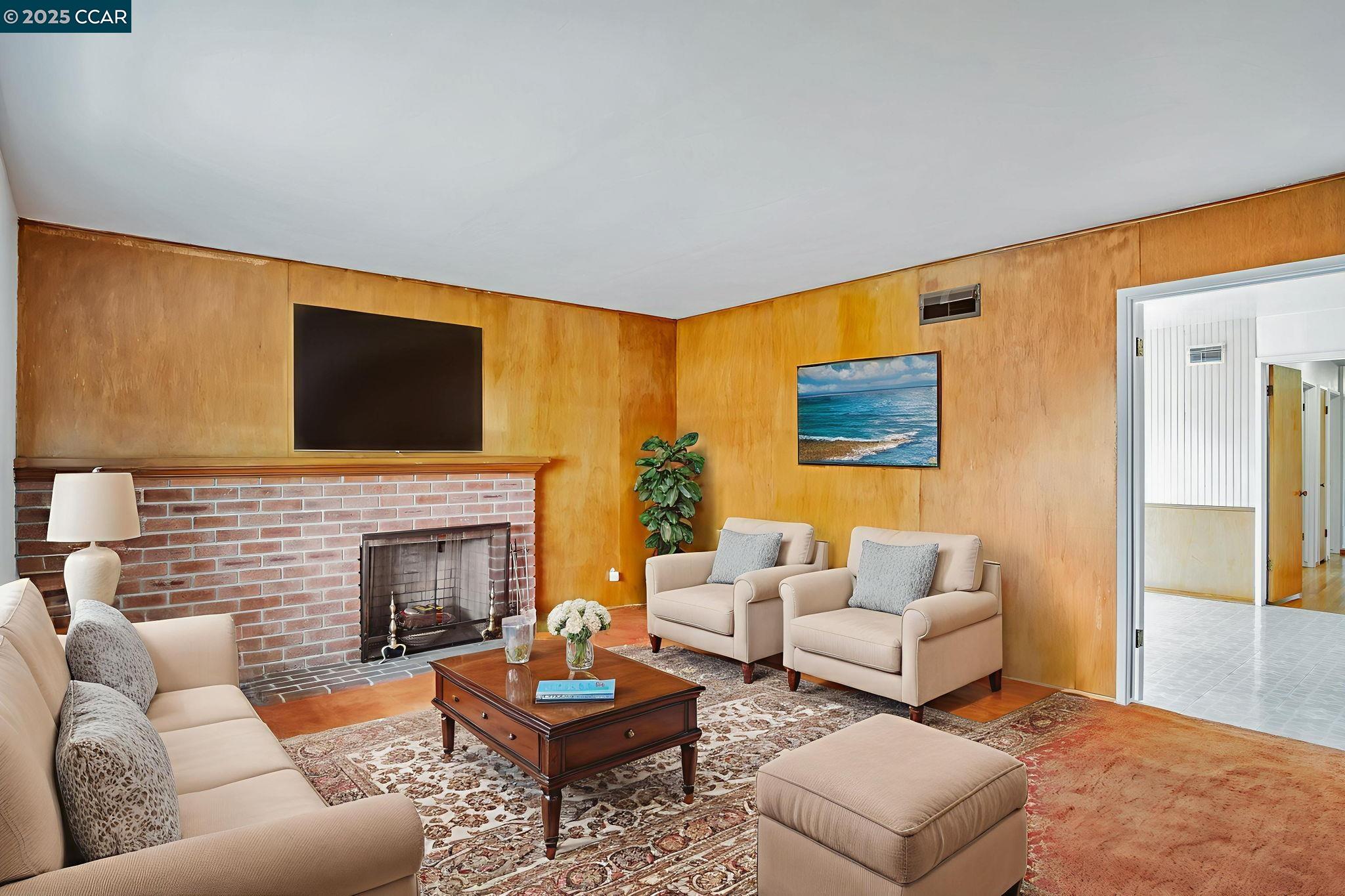 520 Celia St