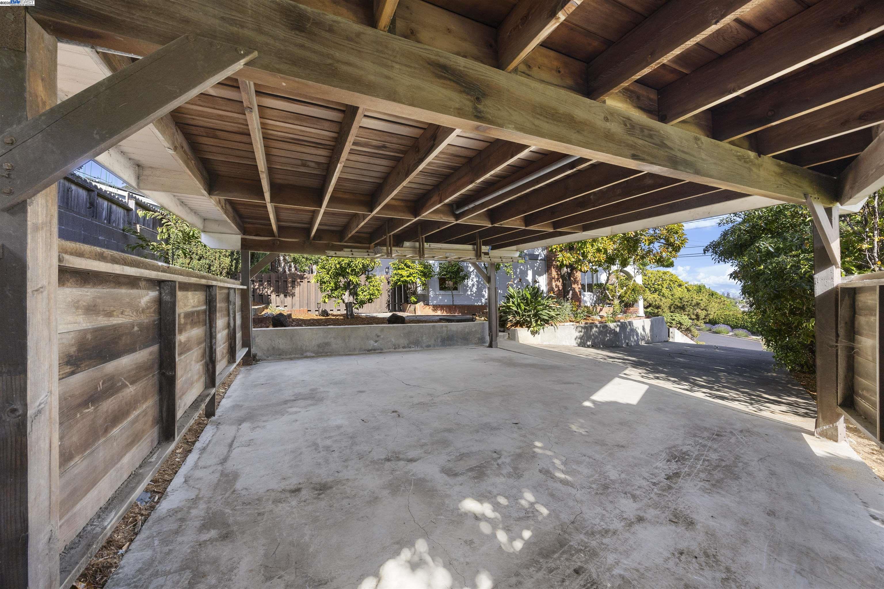 1748 Wesley Ave
