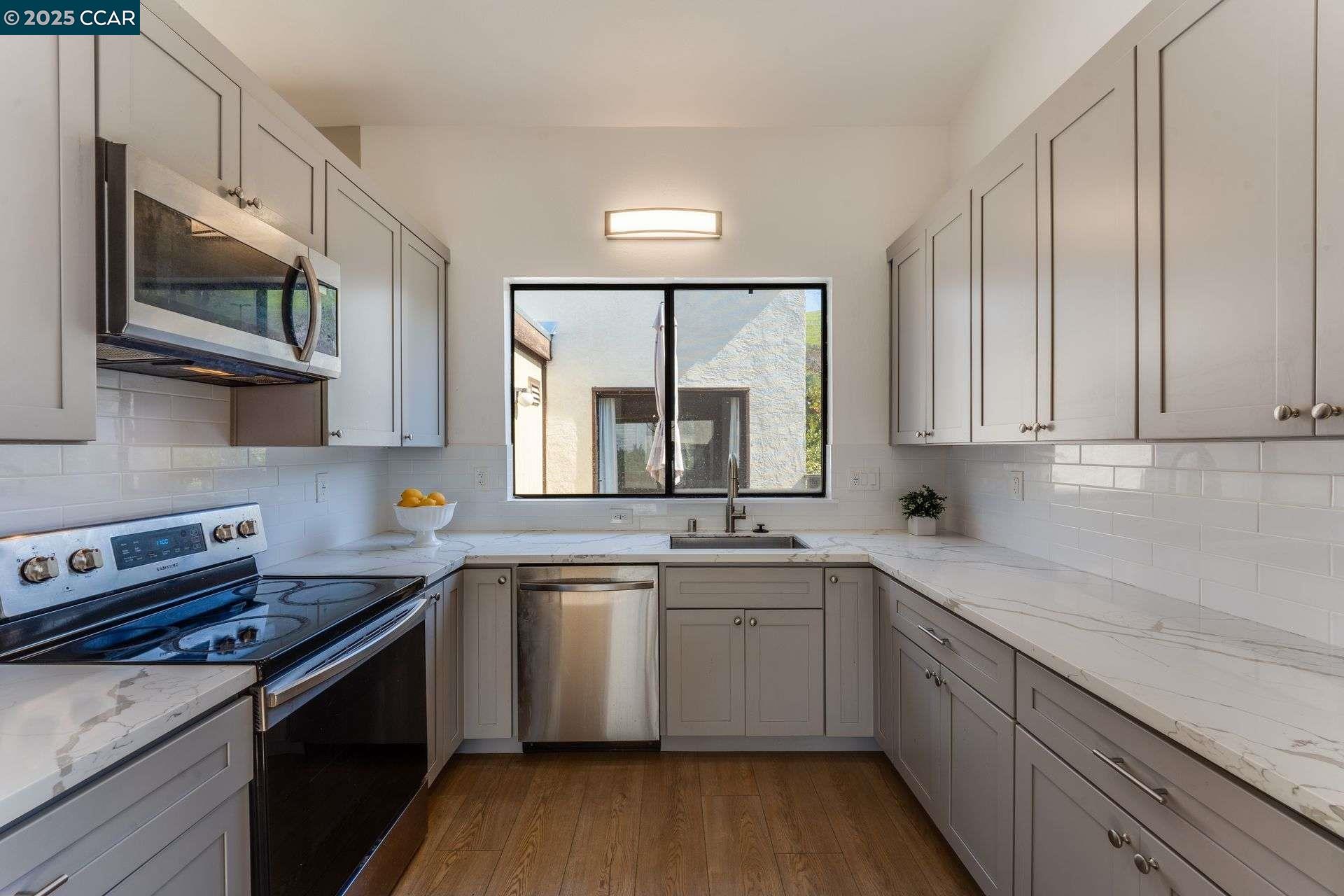 216 Tangerine Ct