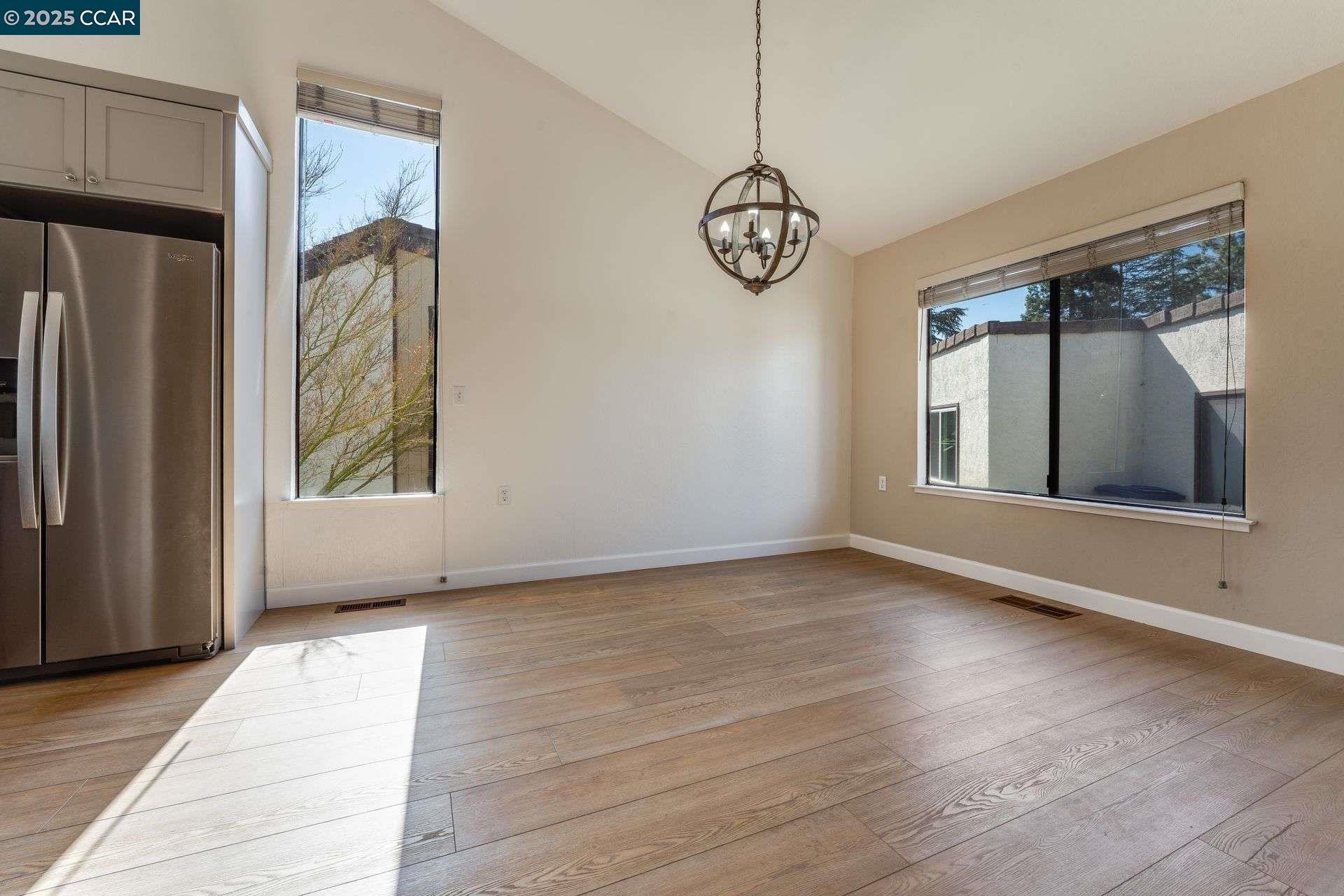 216 Tangerine Ct