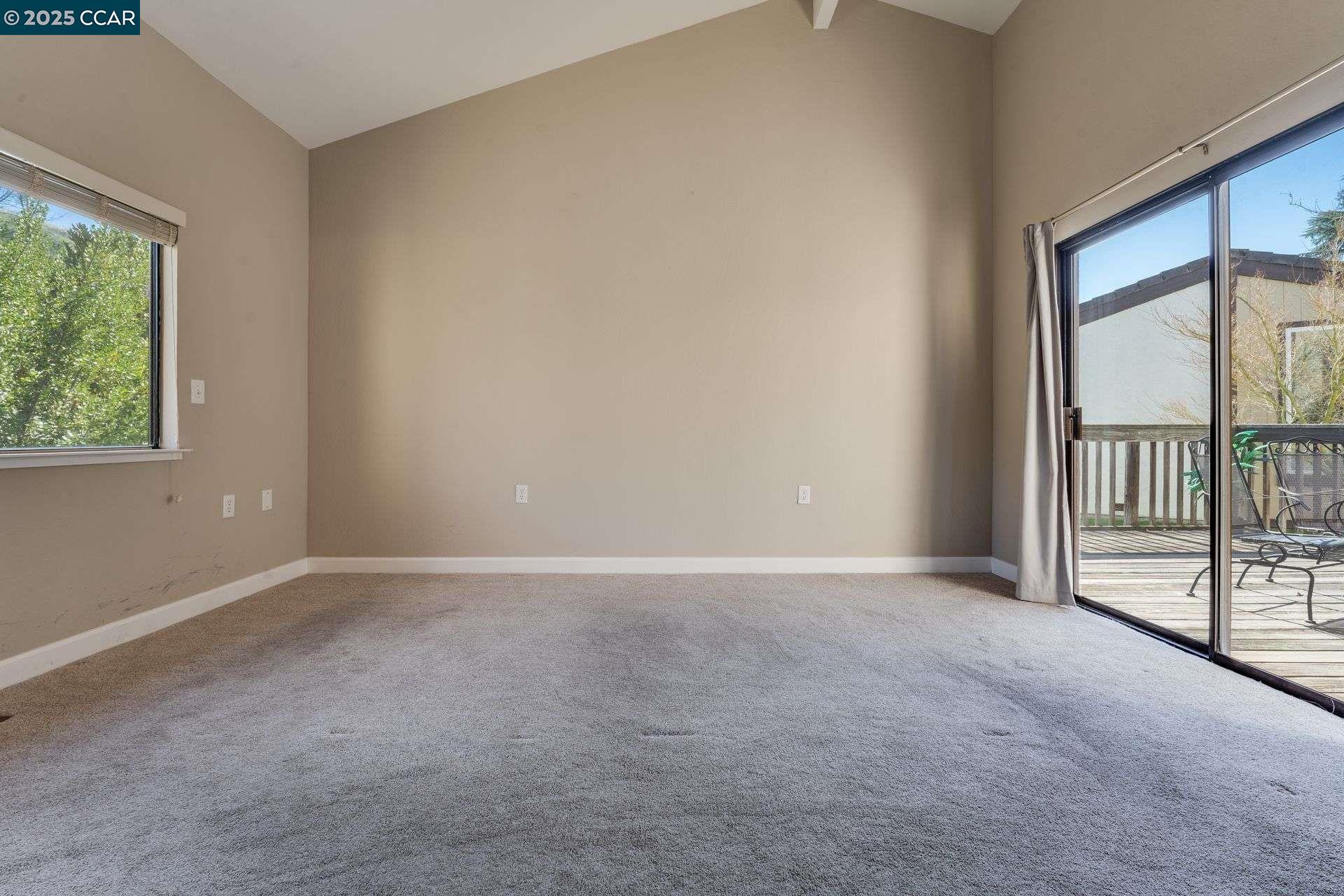 216 Tangerine Ct