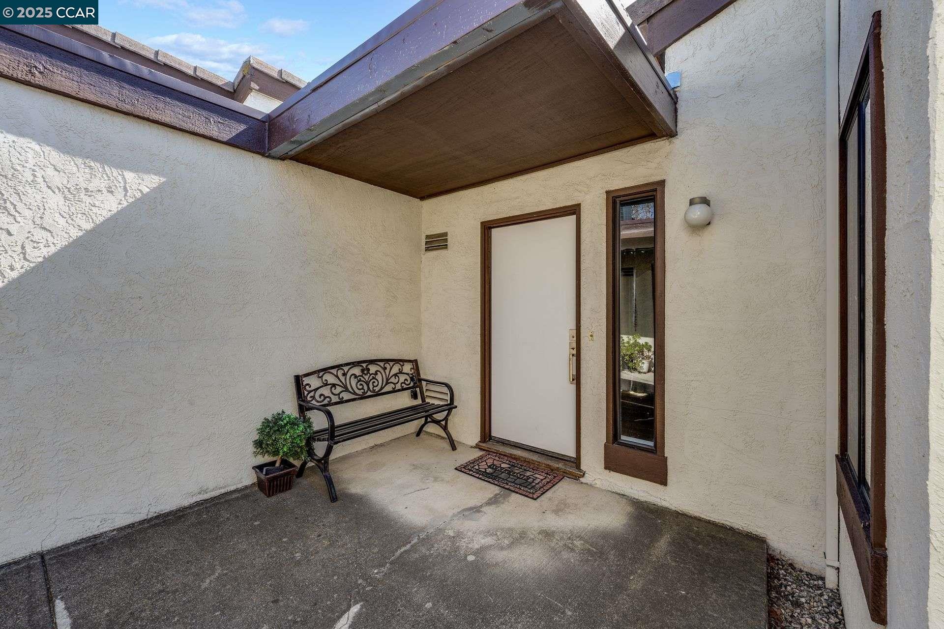 216 Tangerine Ct