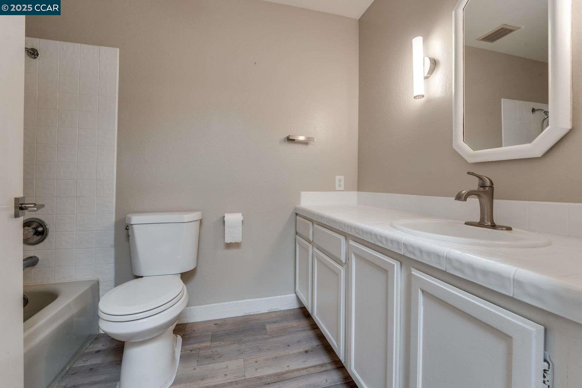 216 Tangerine Ct