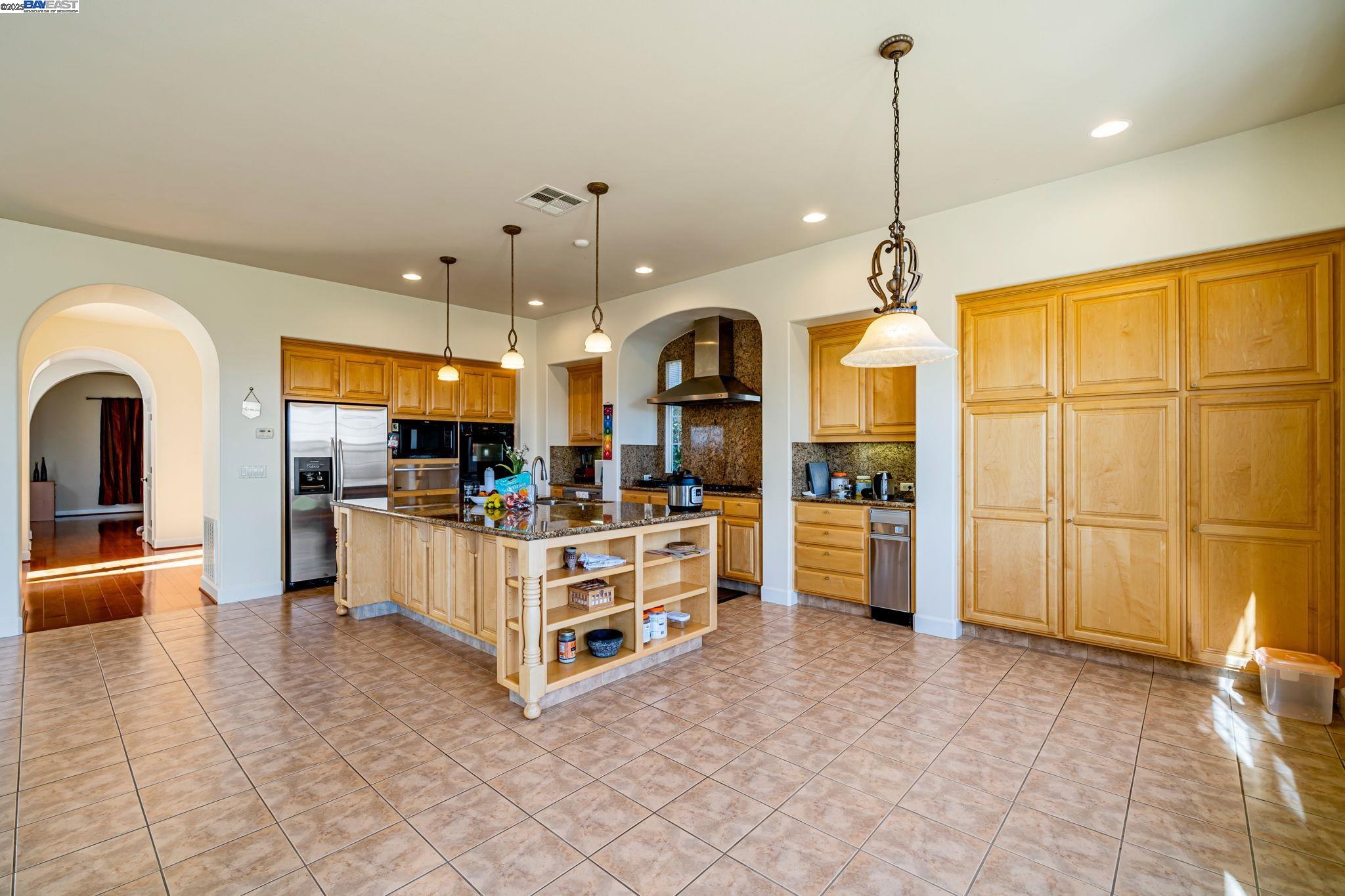 2048 Feathermint Dr