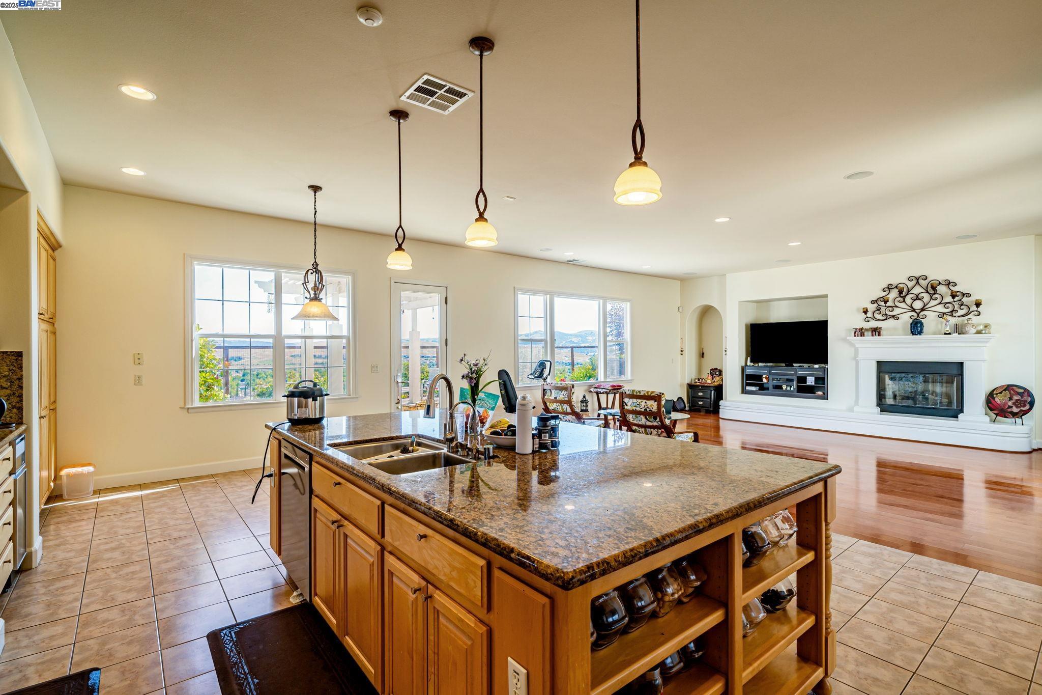 2048 Feathermint Dr