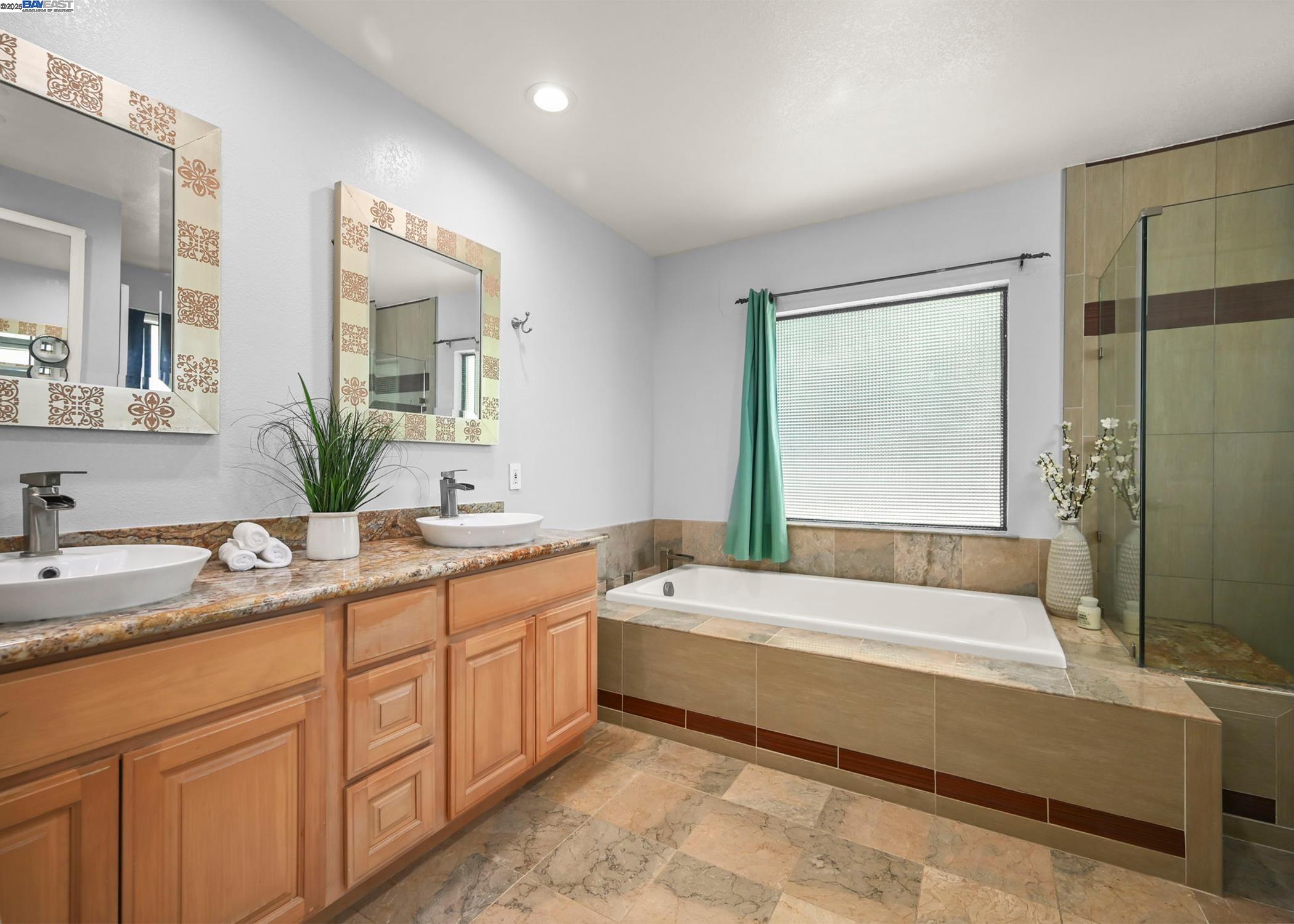 211 Arthur Ct
