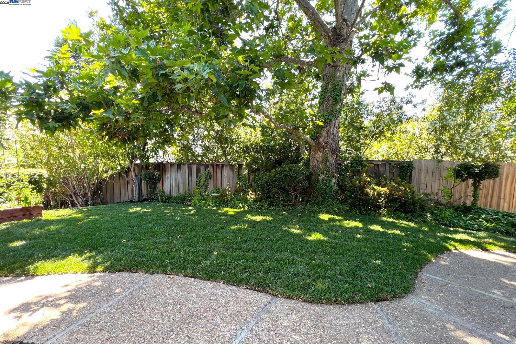 211 Arthur Ct