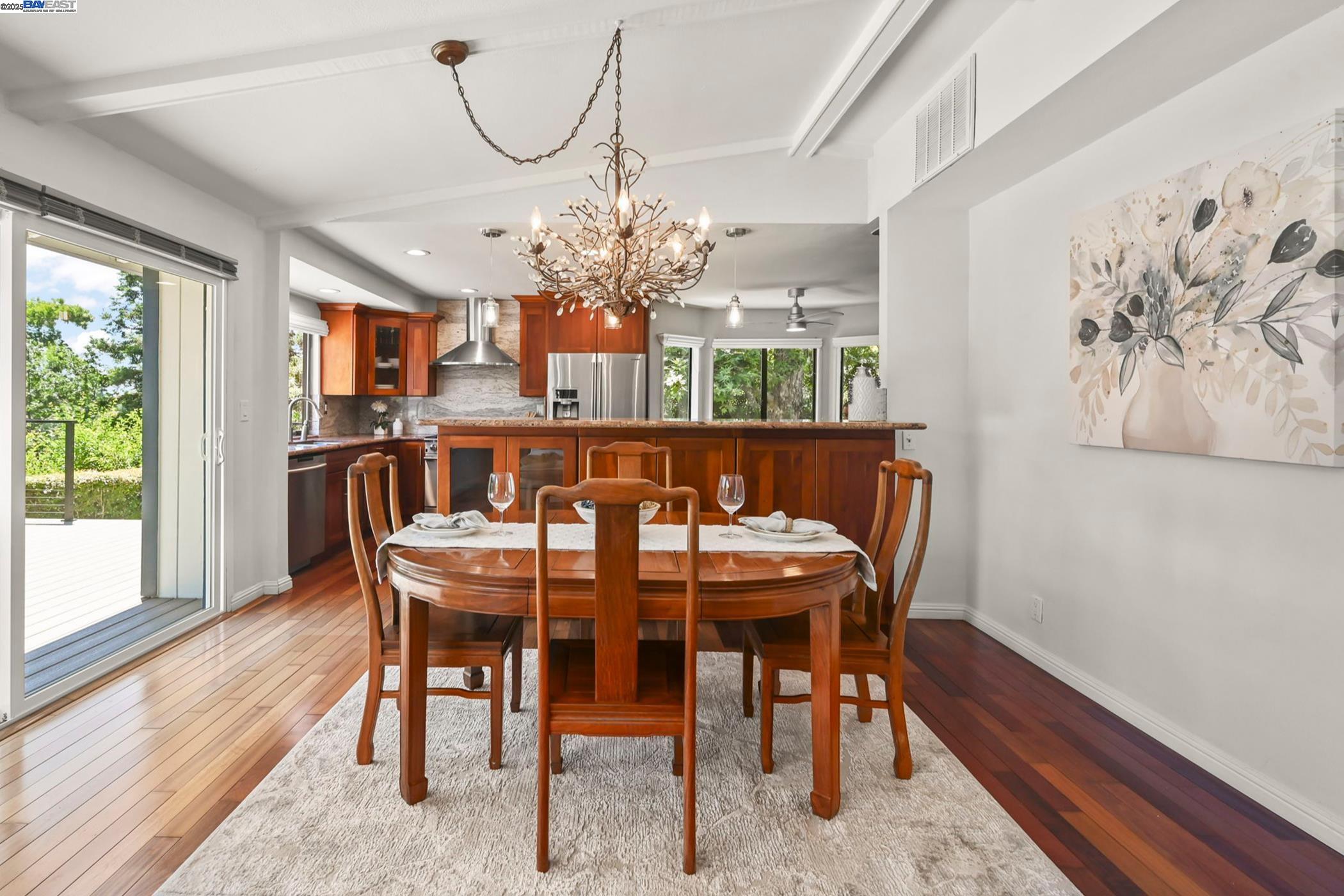 211 Arthur Ct