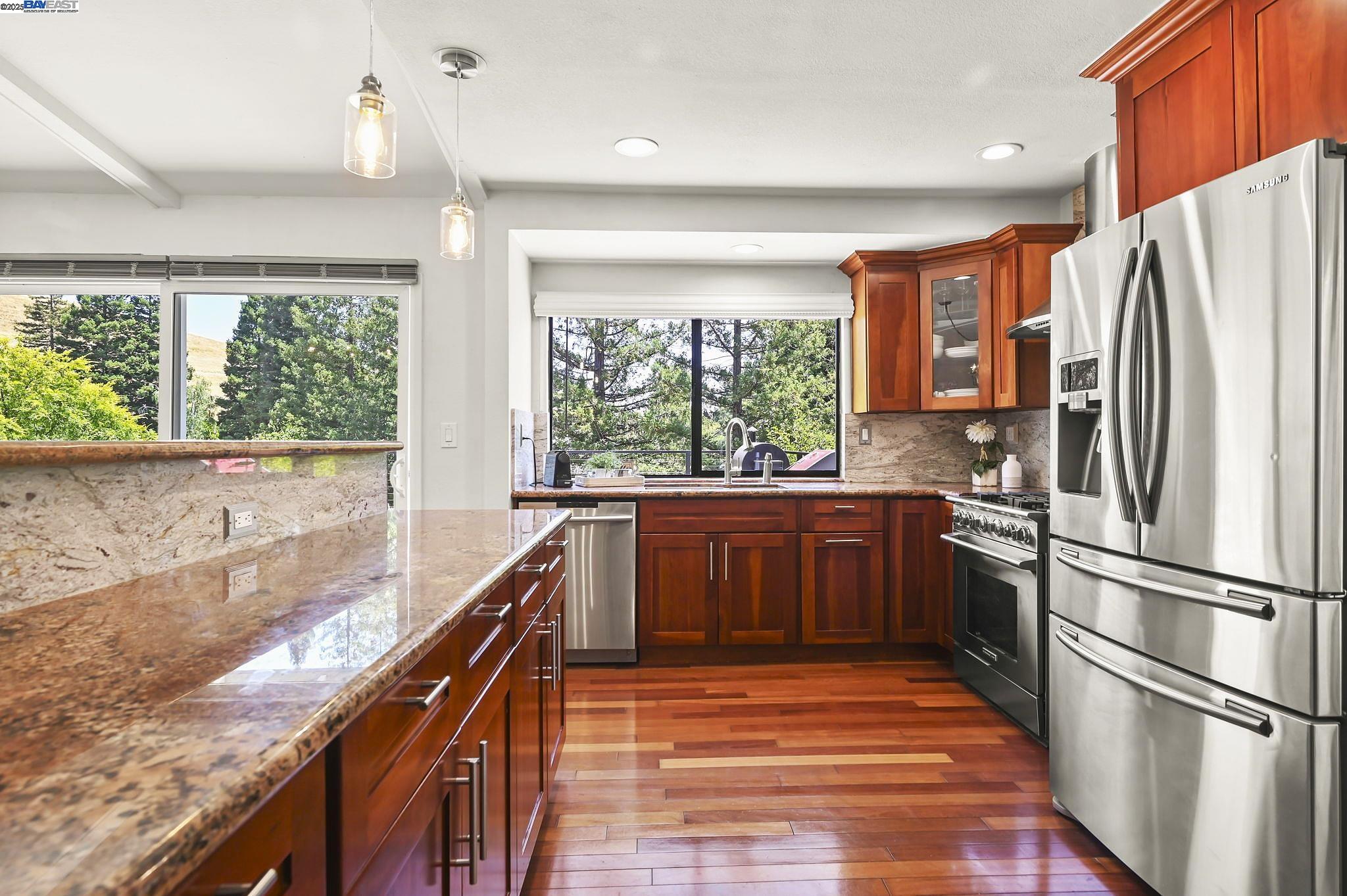 211 Arthur Ct