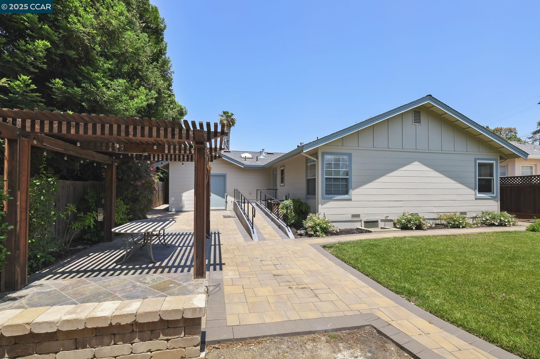 3644 Walnut Ave