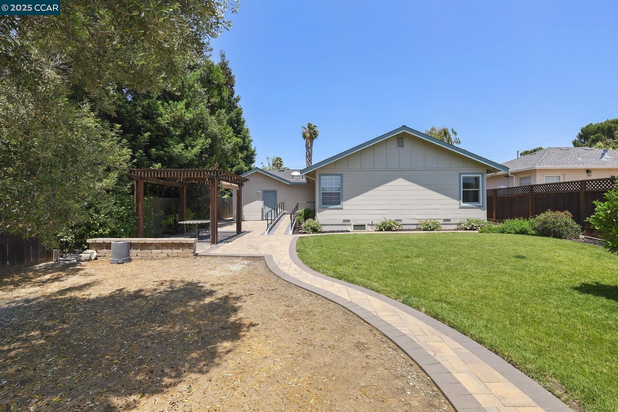 3644 Walnut Ave