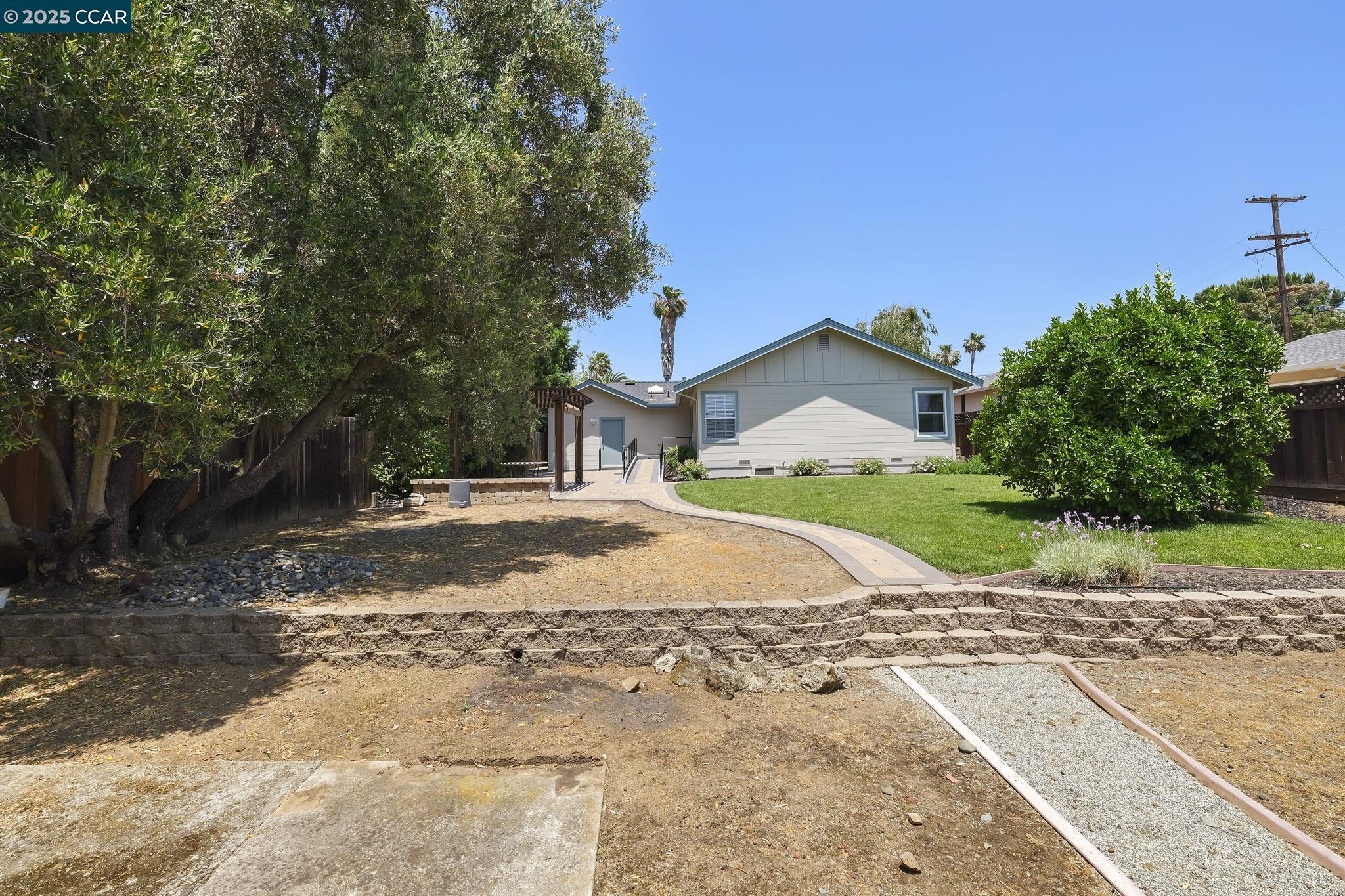 3644 Walnut Ave