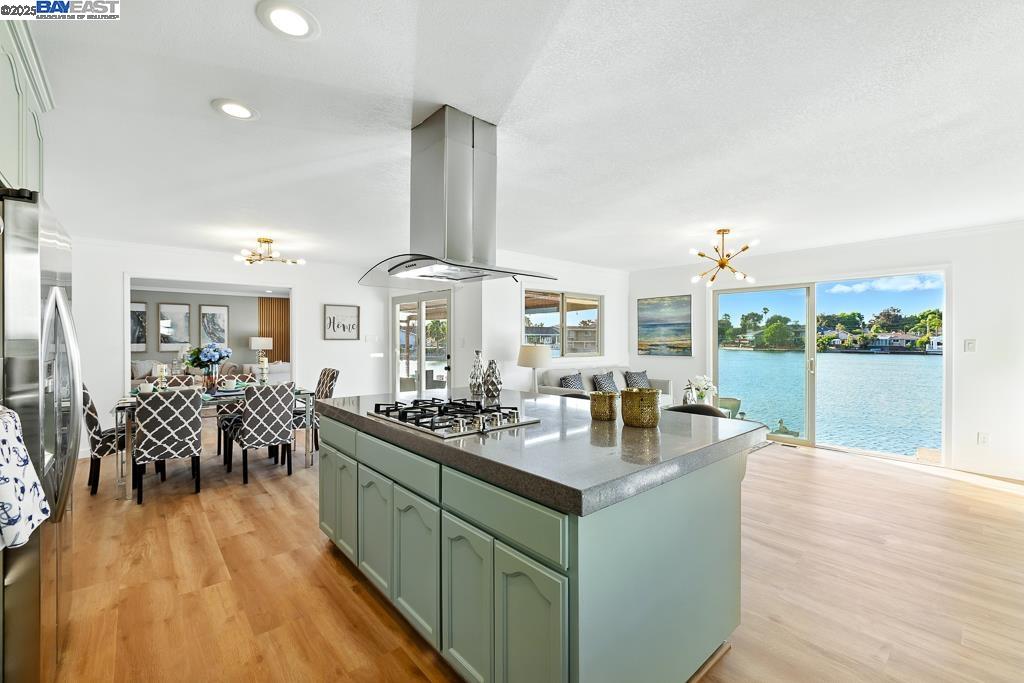 11 Alhambra Ct