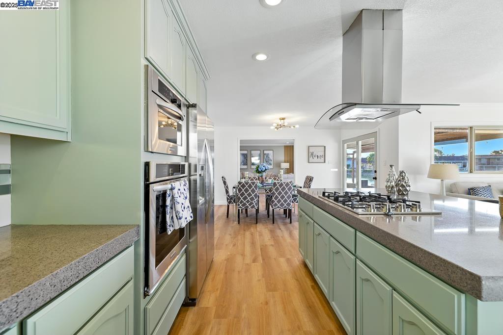 11 Alhambra Ct
