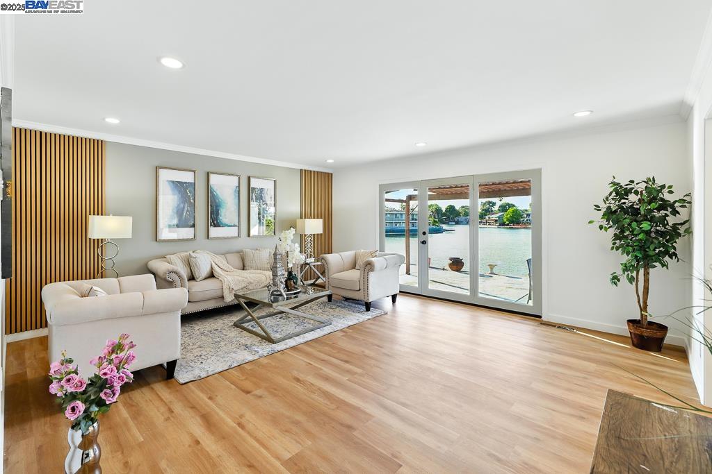 11 Alhambra Ct