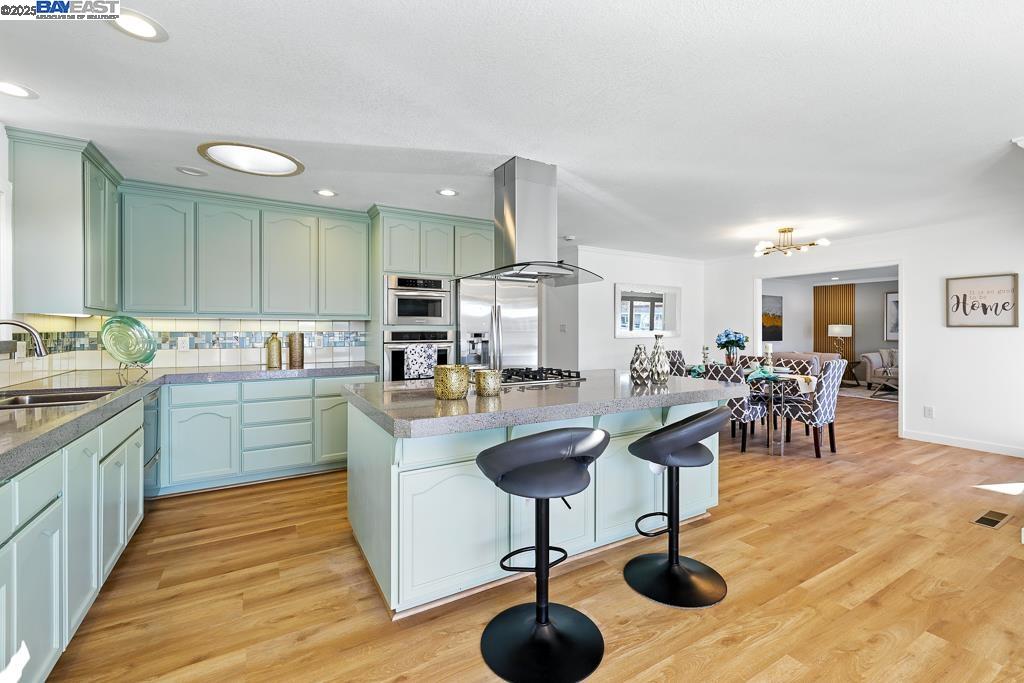 11 Alhambra Ct