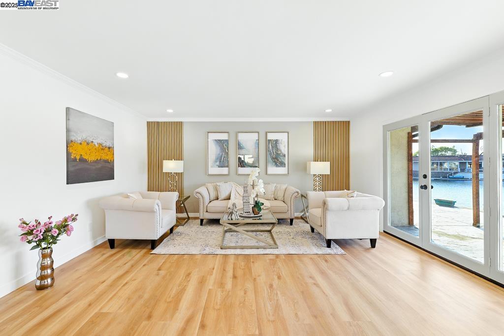 11 Alhambra Ct