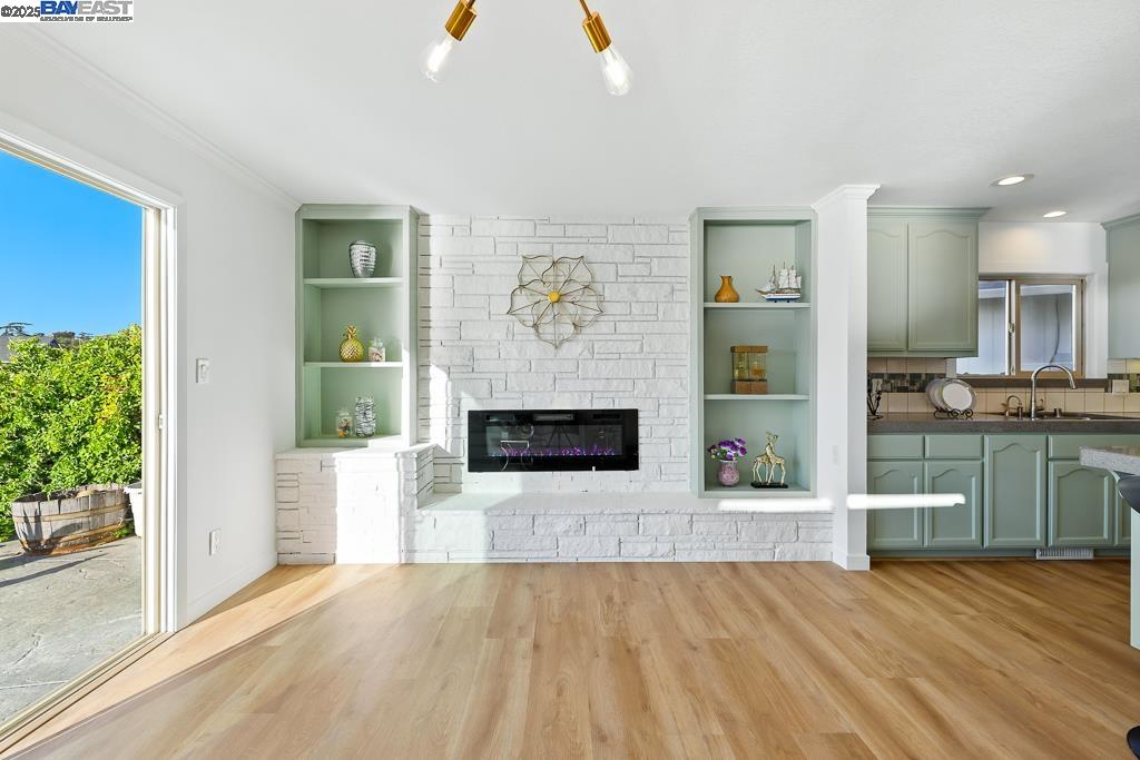 11 Alhambra Ct