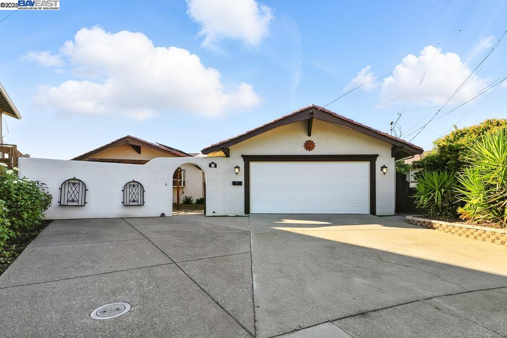 11 Alhambra Ct