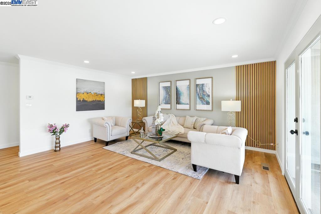 11 Alhambra Ct