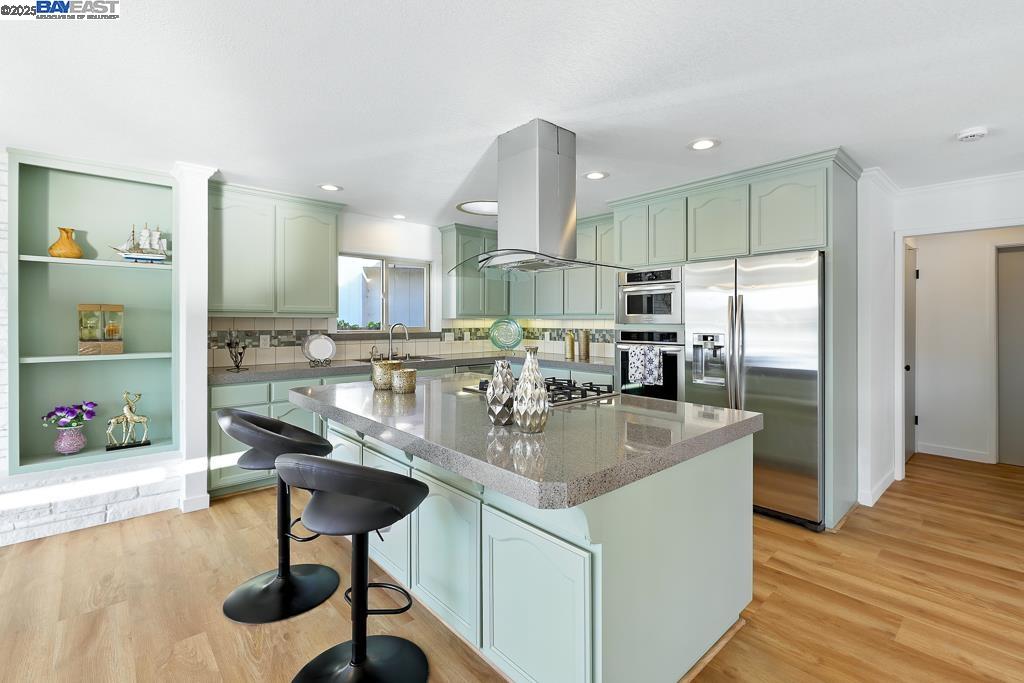 11 Alhambra Ct