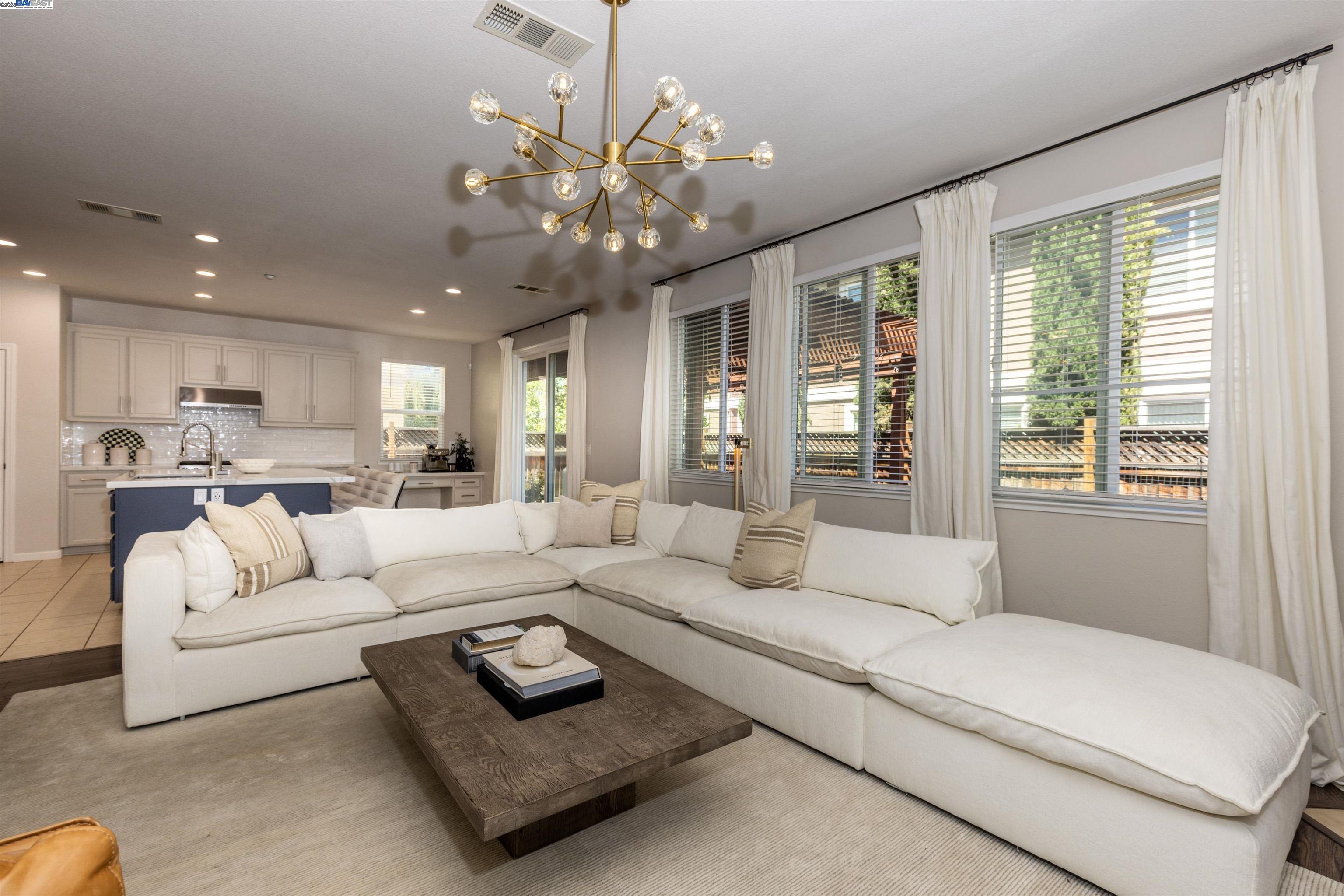 2457 Mojave Dr
