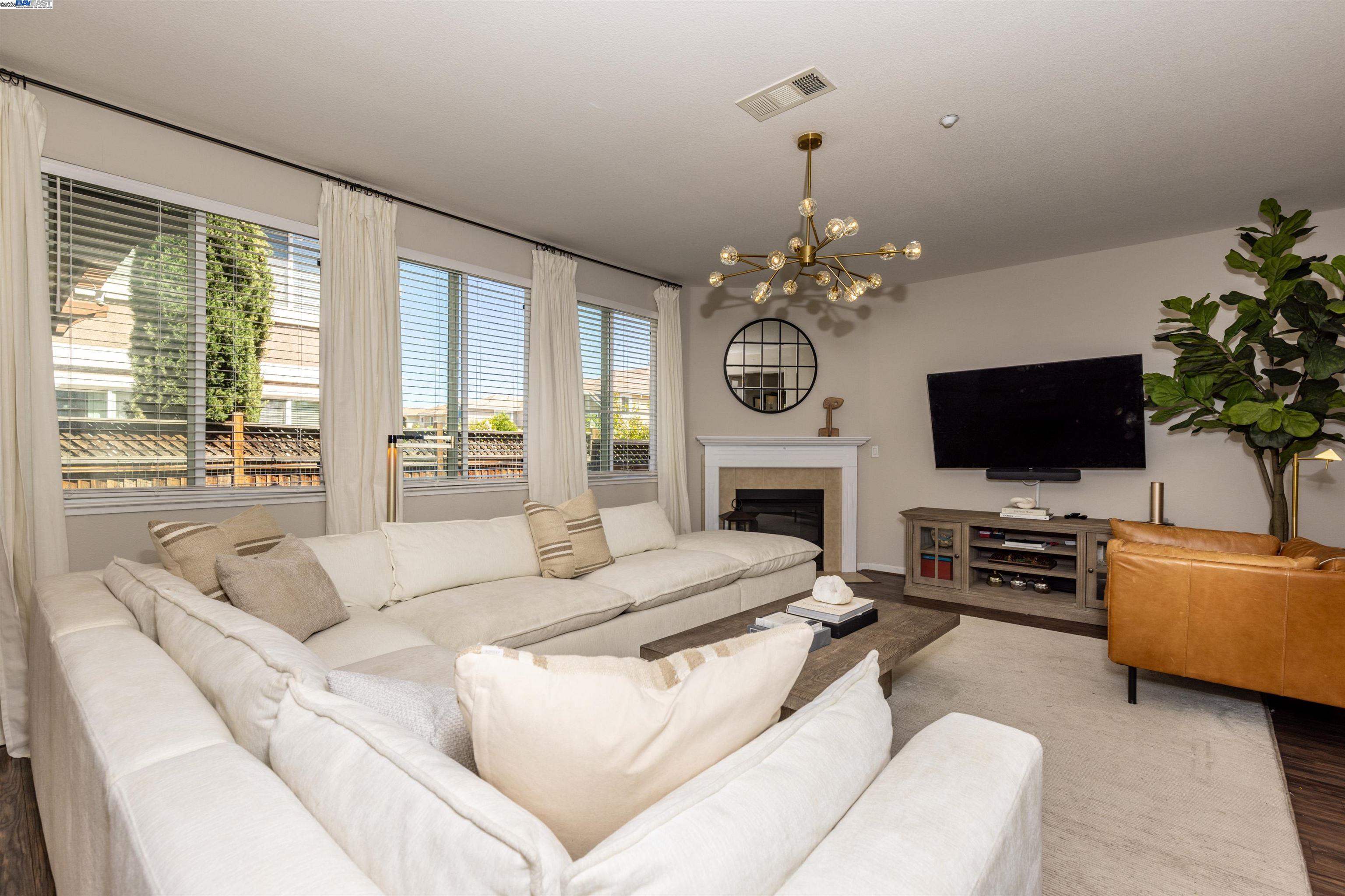 2457 Mojave Dr