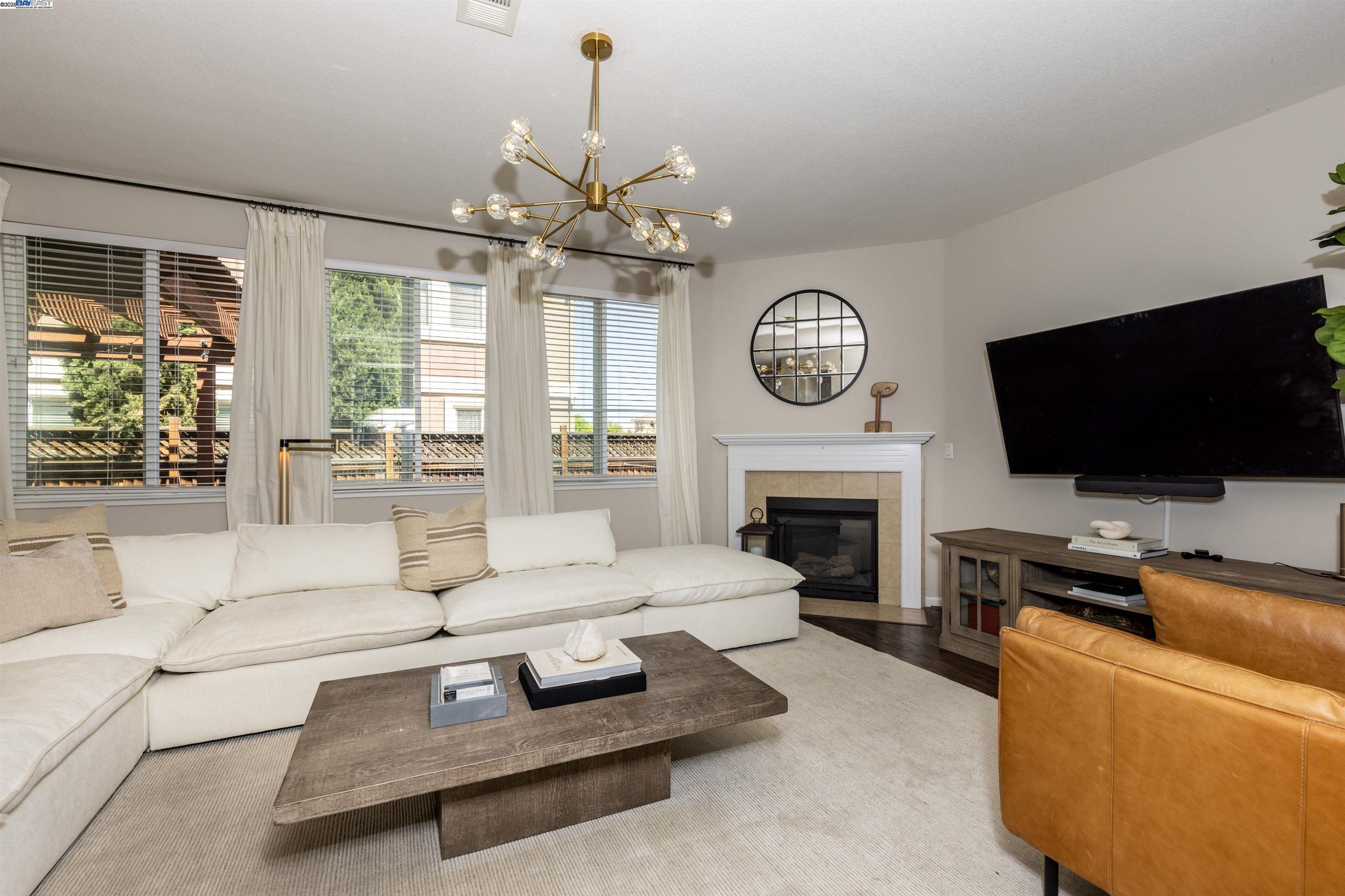 2457 Mojave Dr