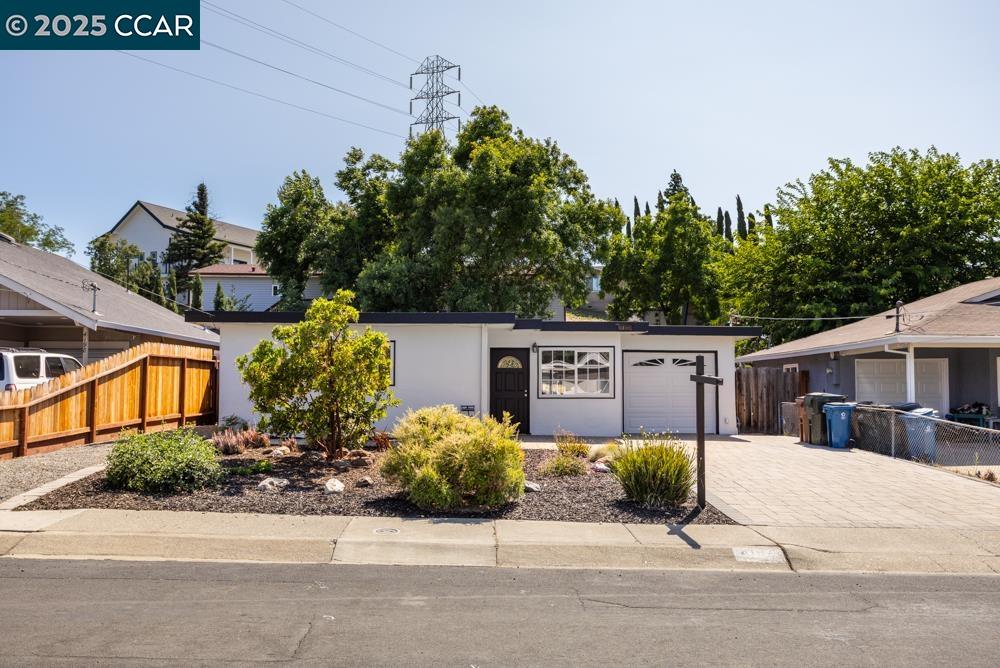 4192 Valley Ave
