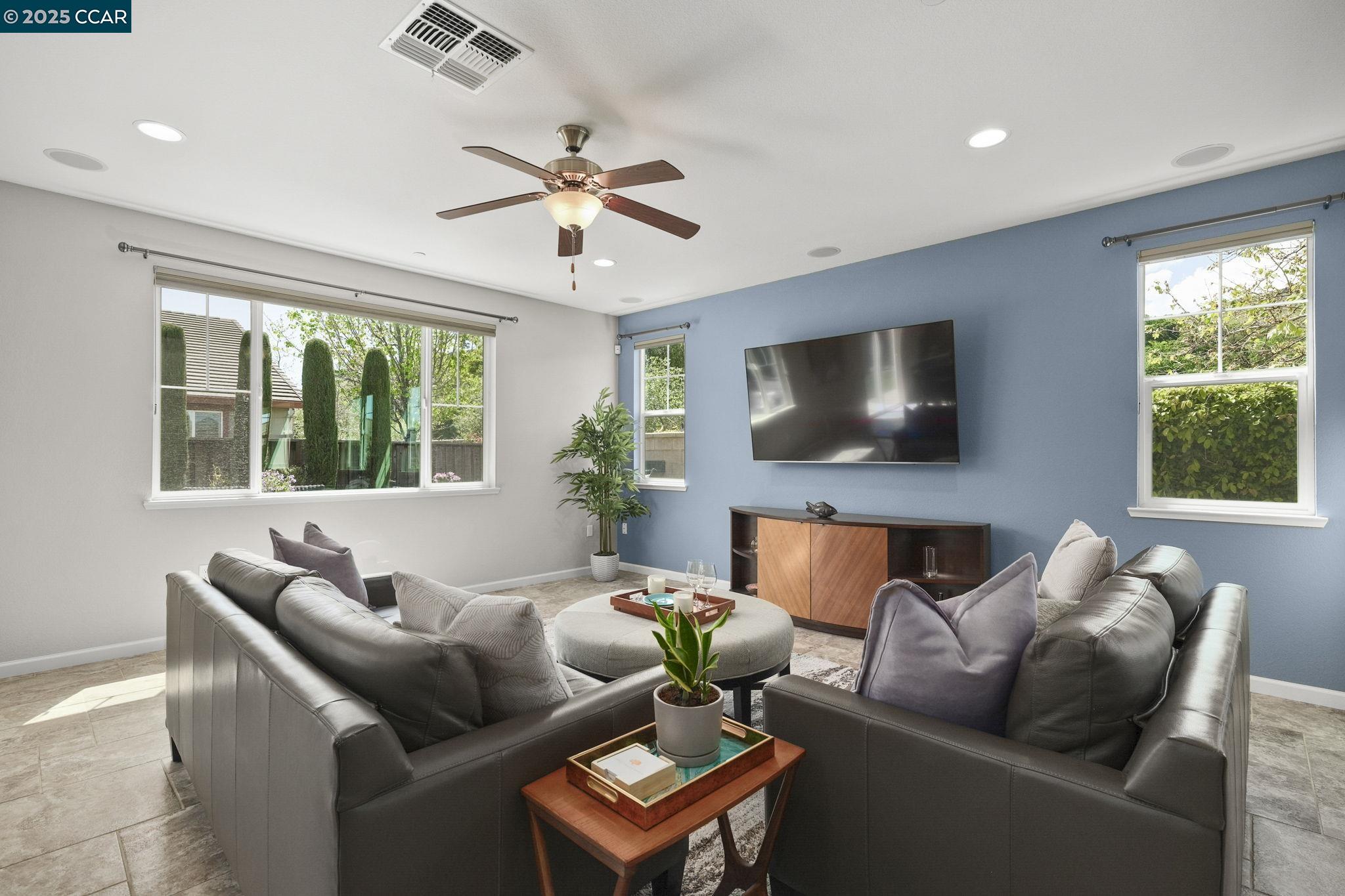 190 Pasilla Ct