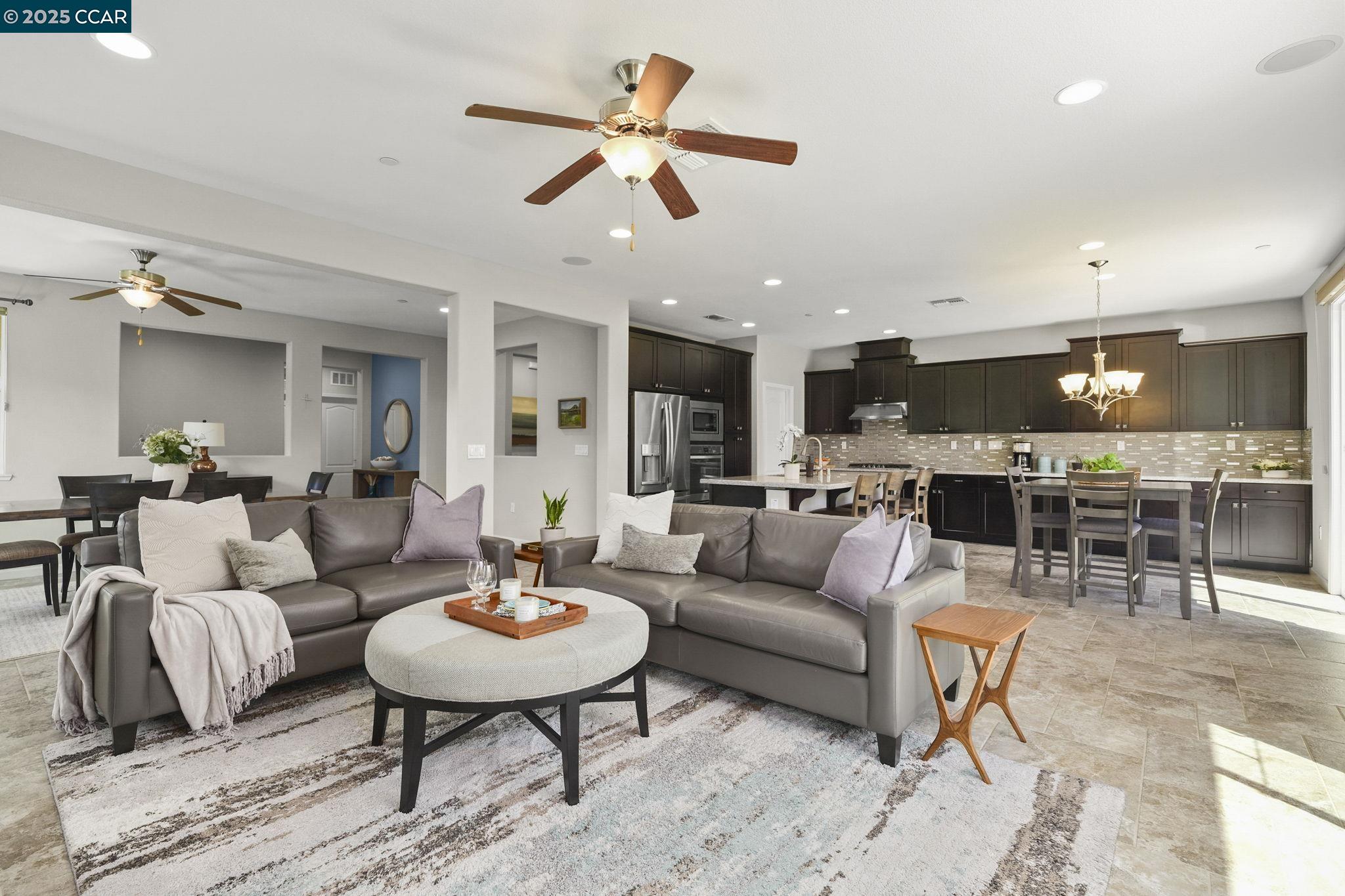 190 Pasilla Ct