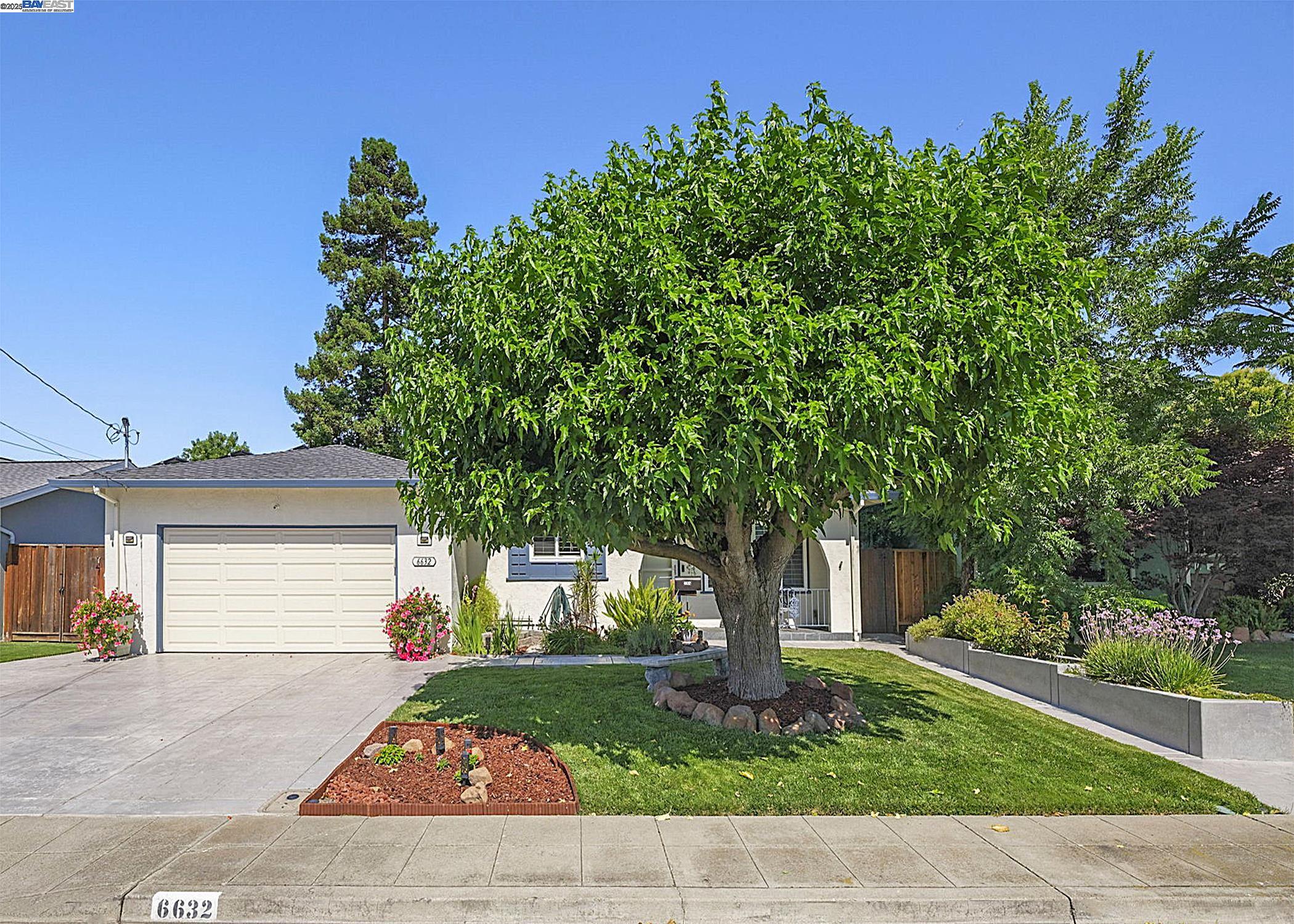 6632 Spruce Ln