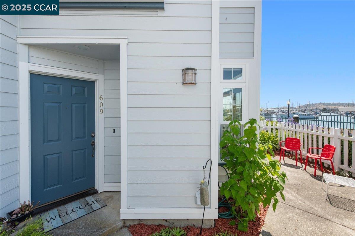 609 Commodore Dr