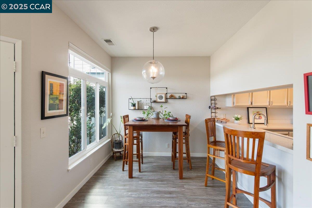 609 Commodore Dr