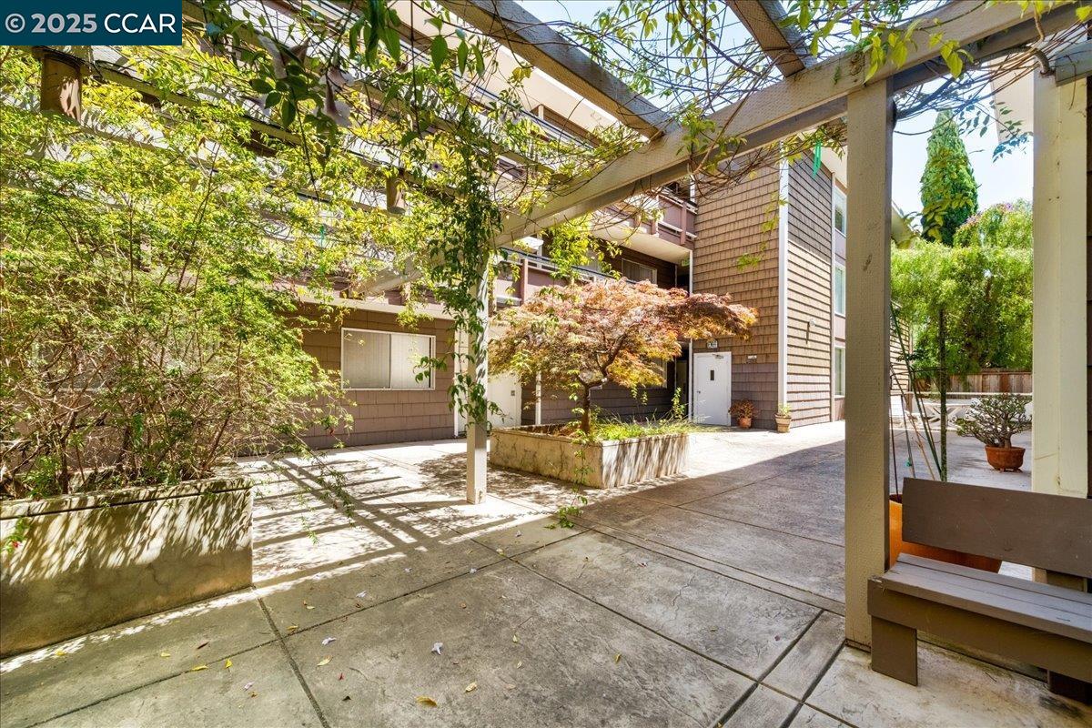 2601 College Ave # 301