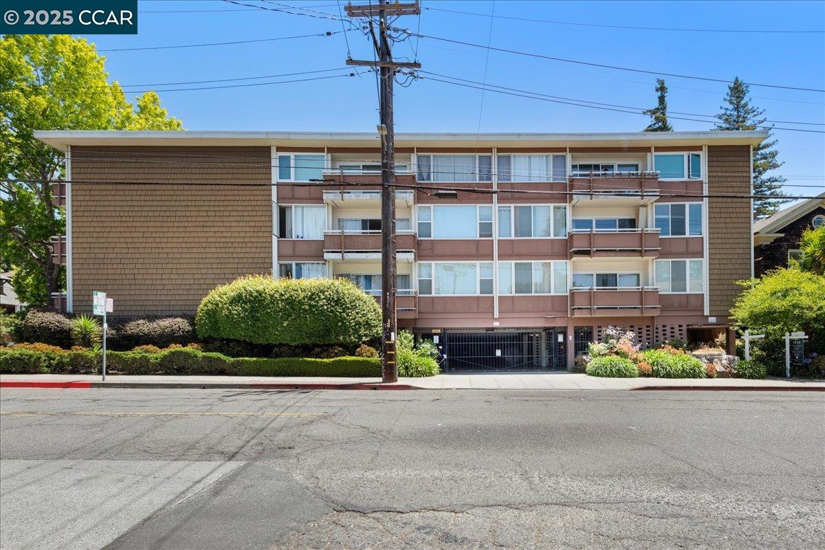 2601 College Ave # 301