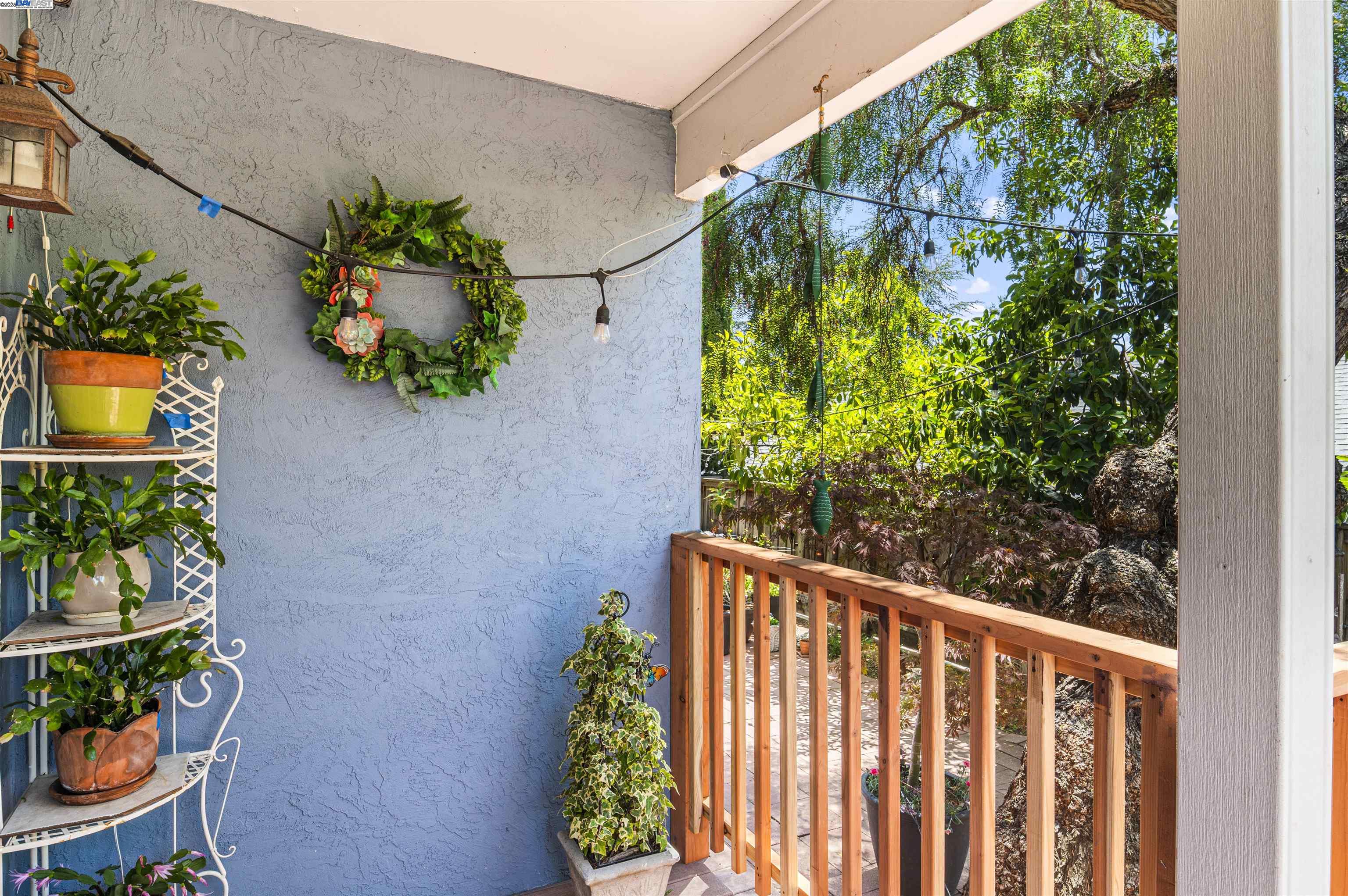 2219 Dexter Way