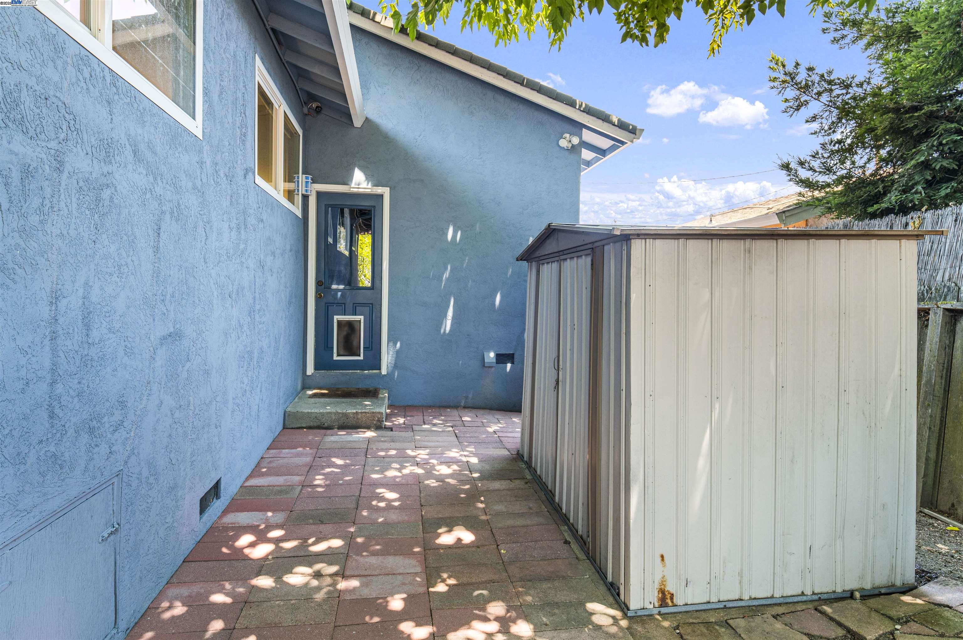 2219 Dexter Way