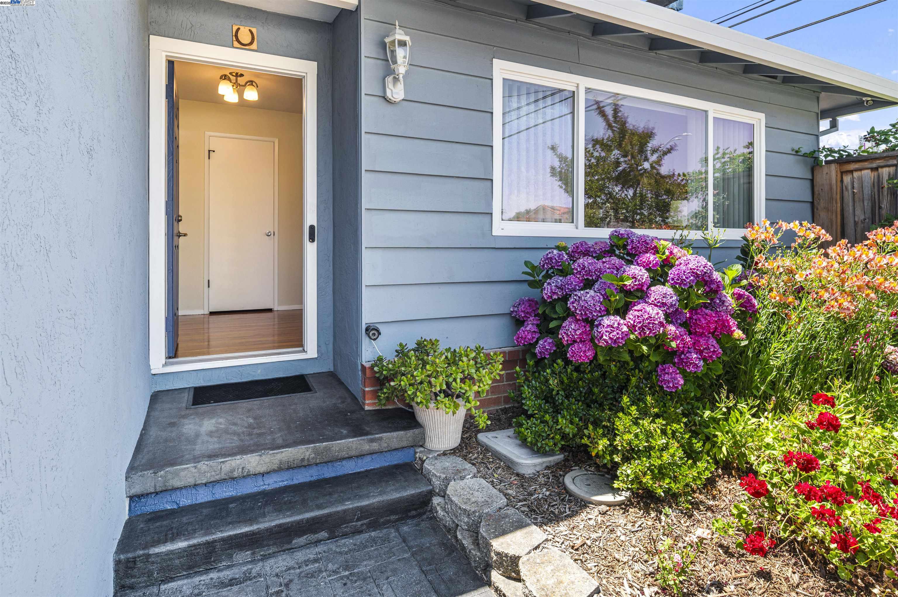 2219 Dexter Way