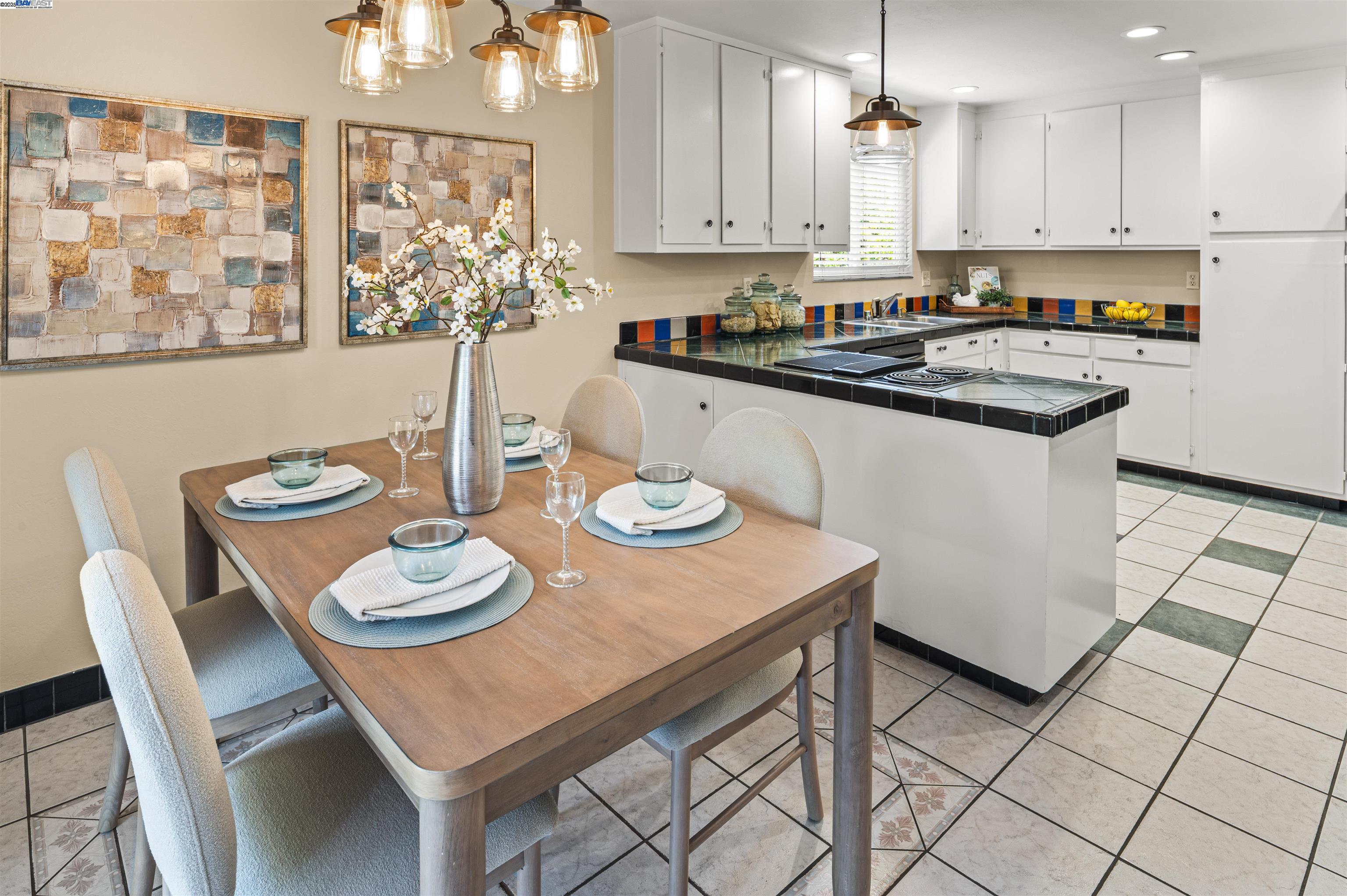 2219 Dexter Way