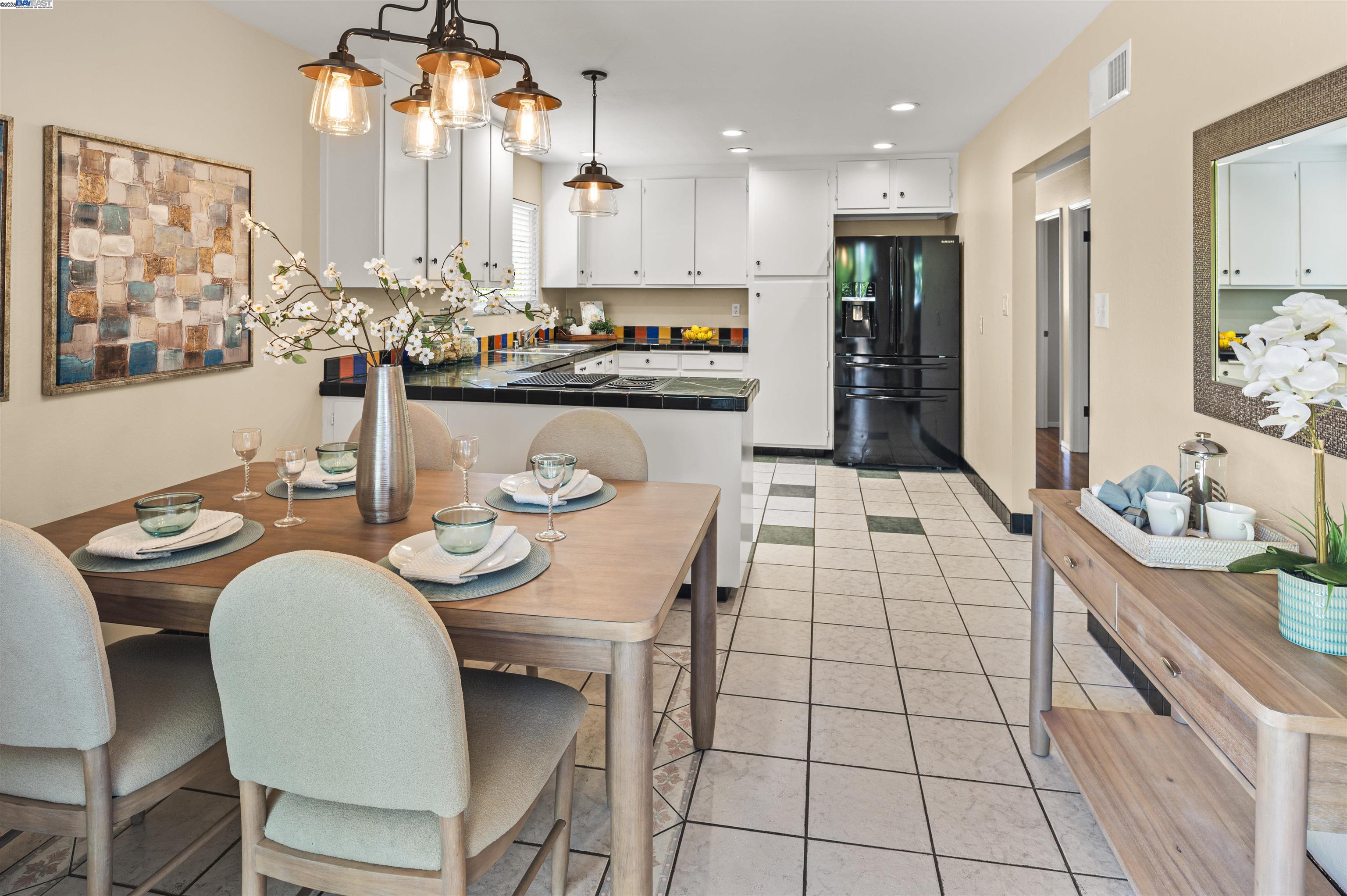 2219 Dexter Way