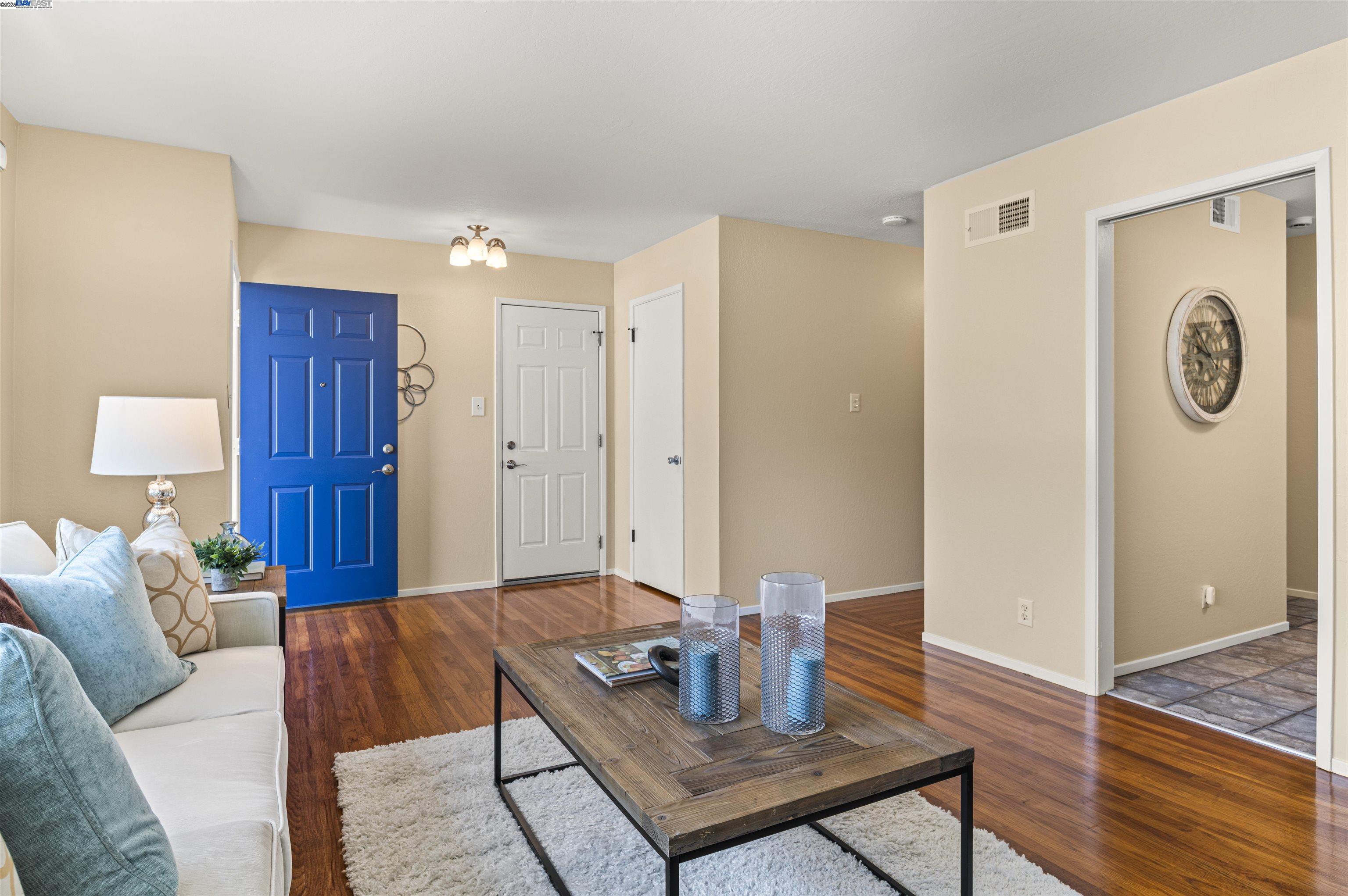 2219 Dexter Way