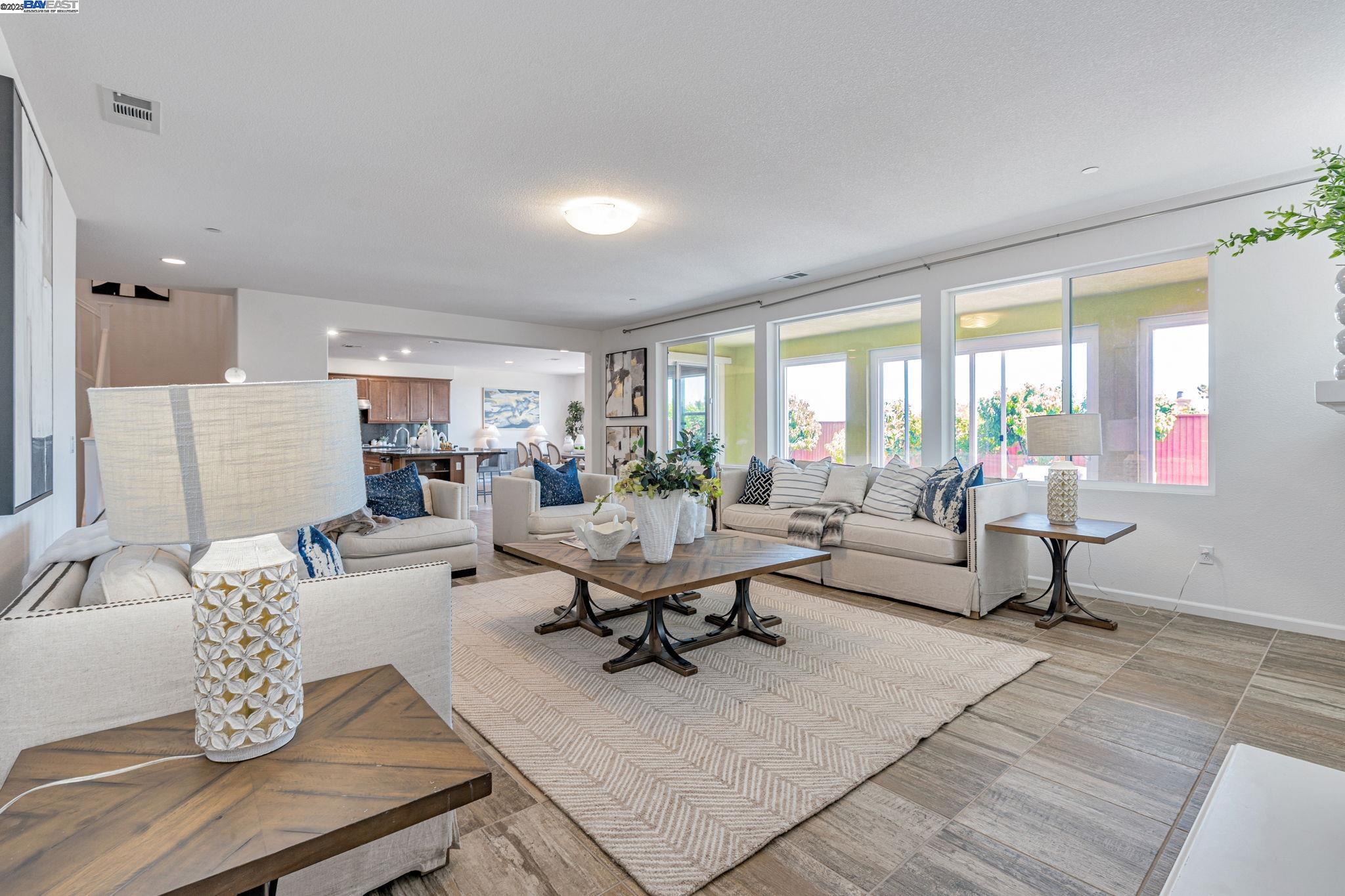 4005 Sarasta Bay Dr
