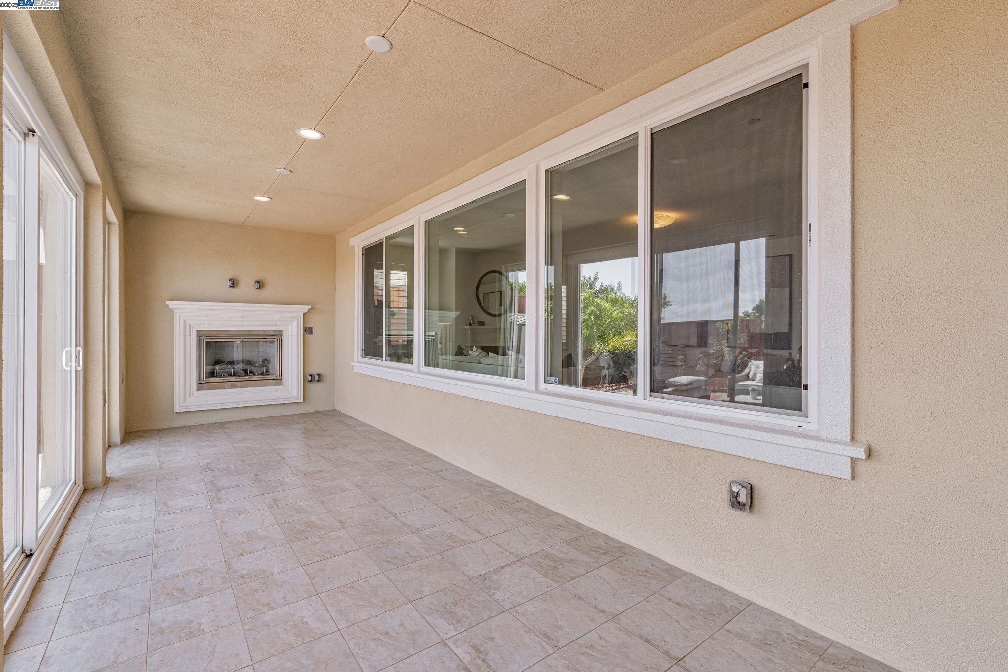 4005 Sarasta Bay Dr