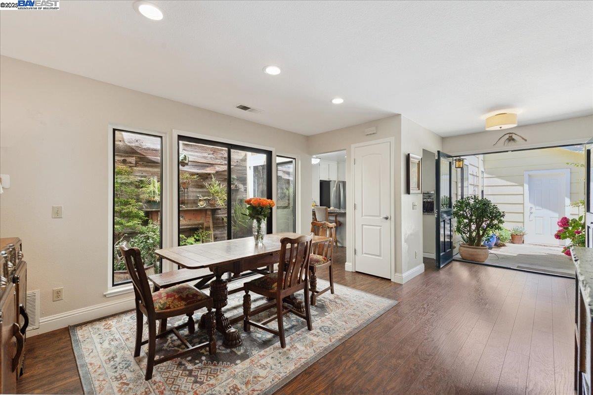 2587 Chablis Way