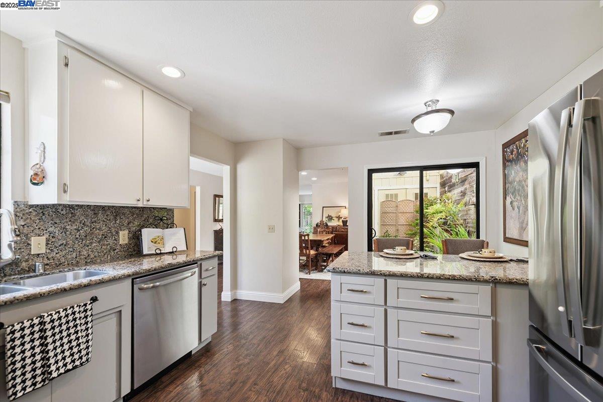 2587 Chablis Way