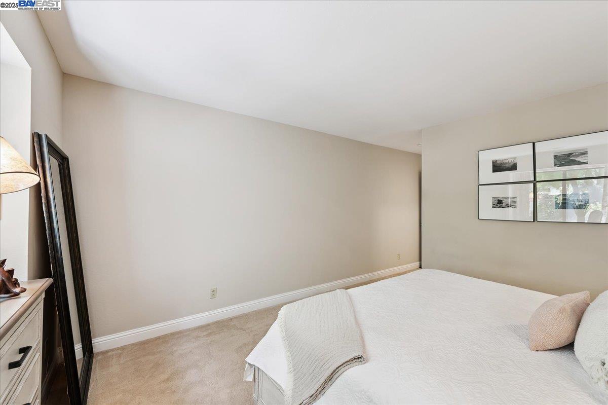2587 Chablis Way