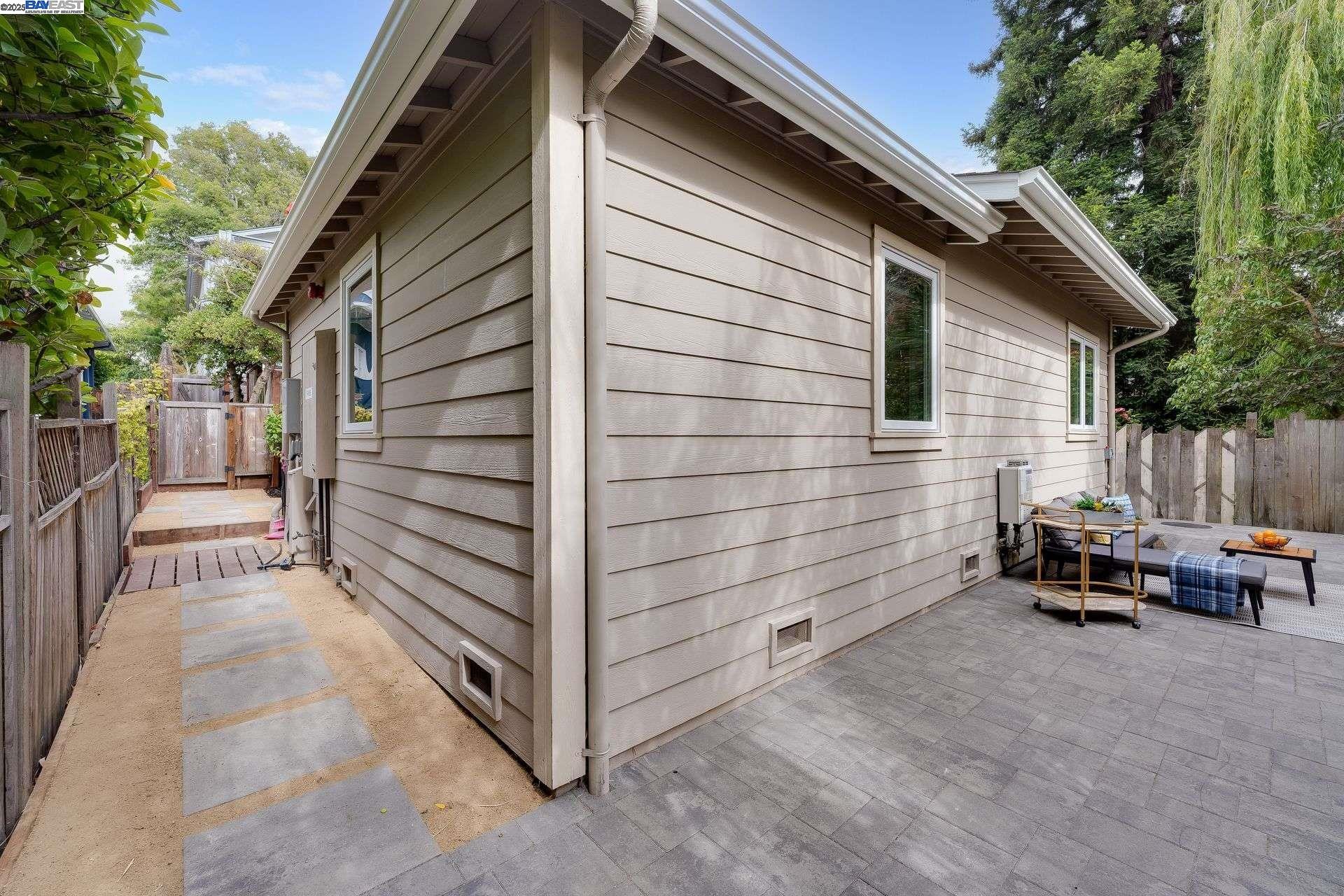 1532 Martin Luther King Jr Way # 3